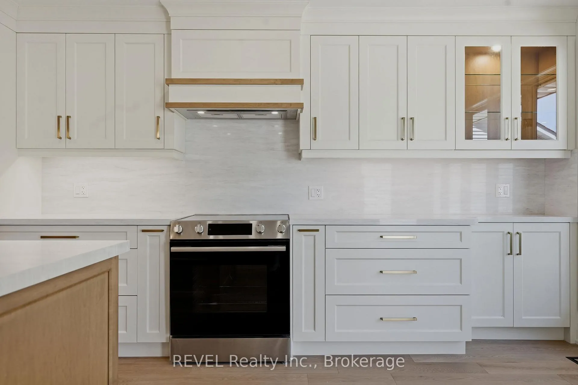 Photo 17 of 15 Macintosh Crescent, St. Catharines, Martindale Pond — HOMEH
