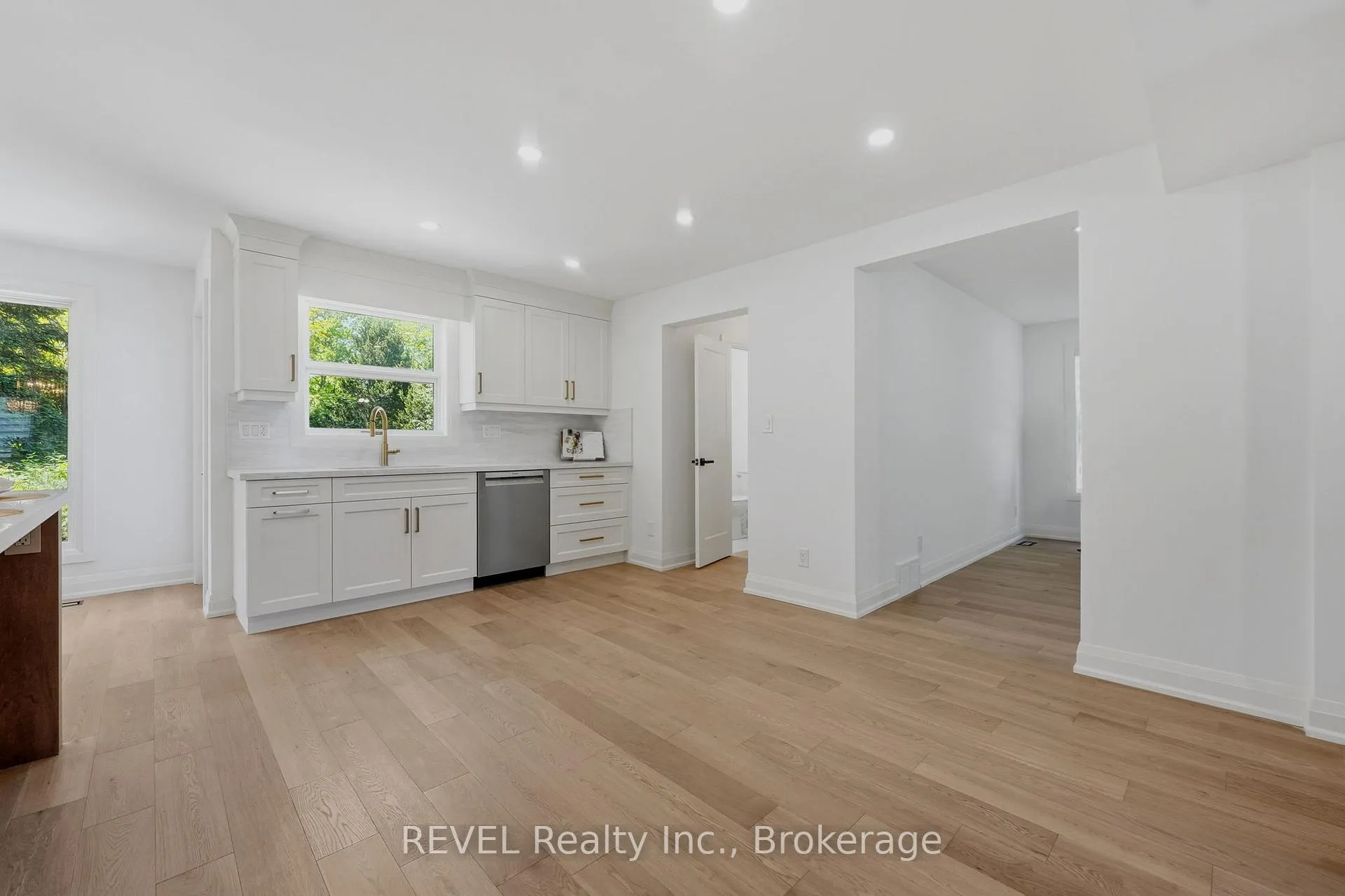 Photo 19 of 15 Macintosh Crescent, St. Catharines, Martindale Pond — HOMEH
