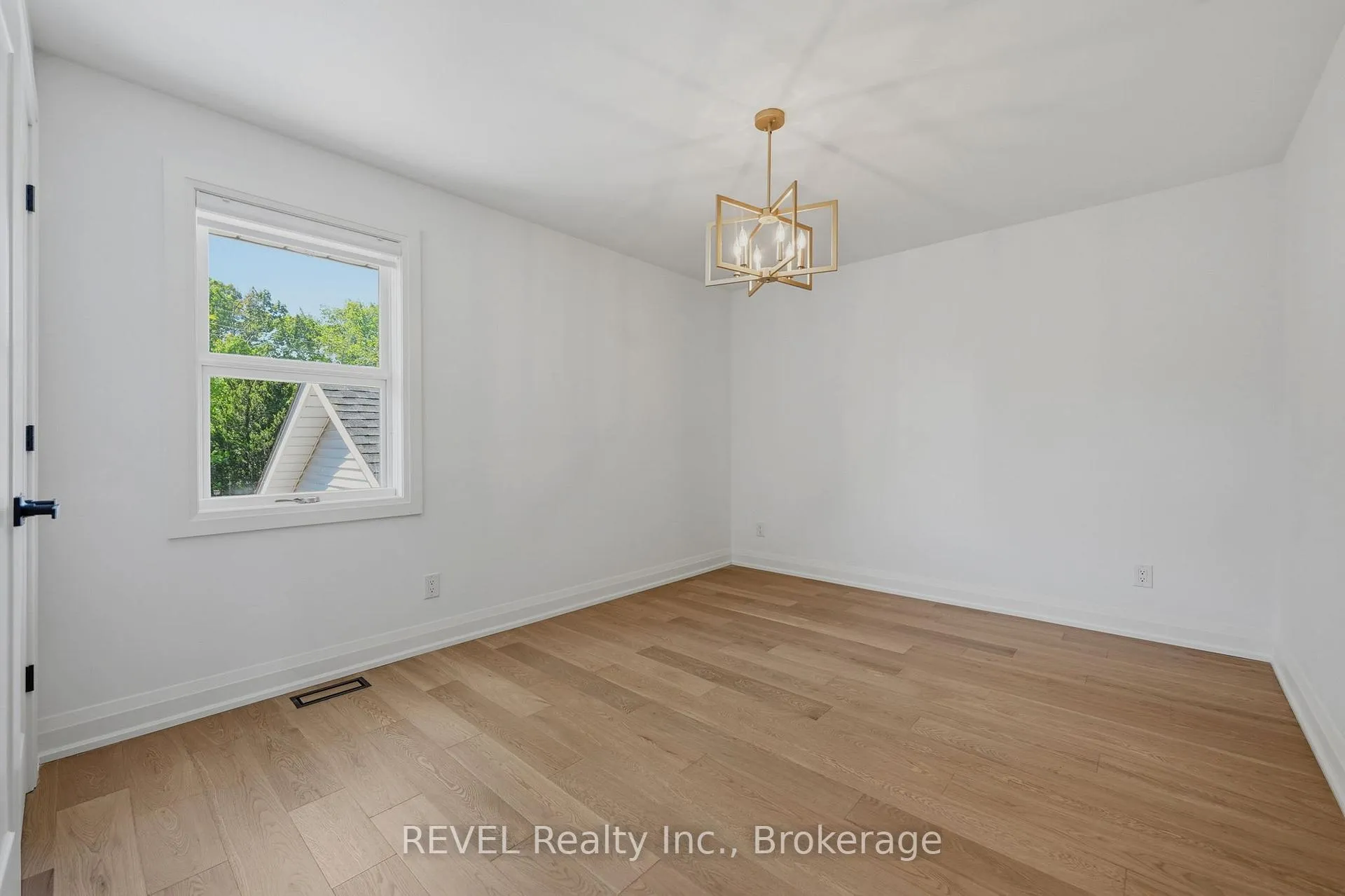Photo 32 of 15 Macintosh Crescent, St. Catharines, Martindale Pond — HOMEH