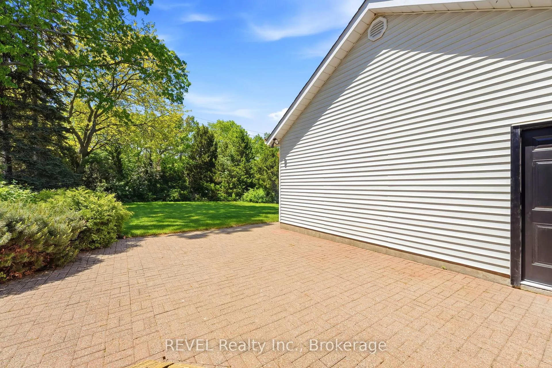 Photo 41 of 15 Macintosh Crescent, St. Catharines, Martindale Pond — HOMEH