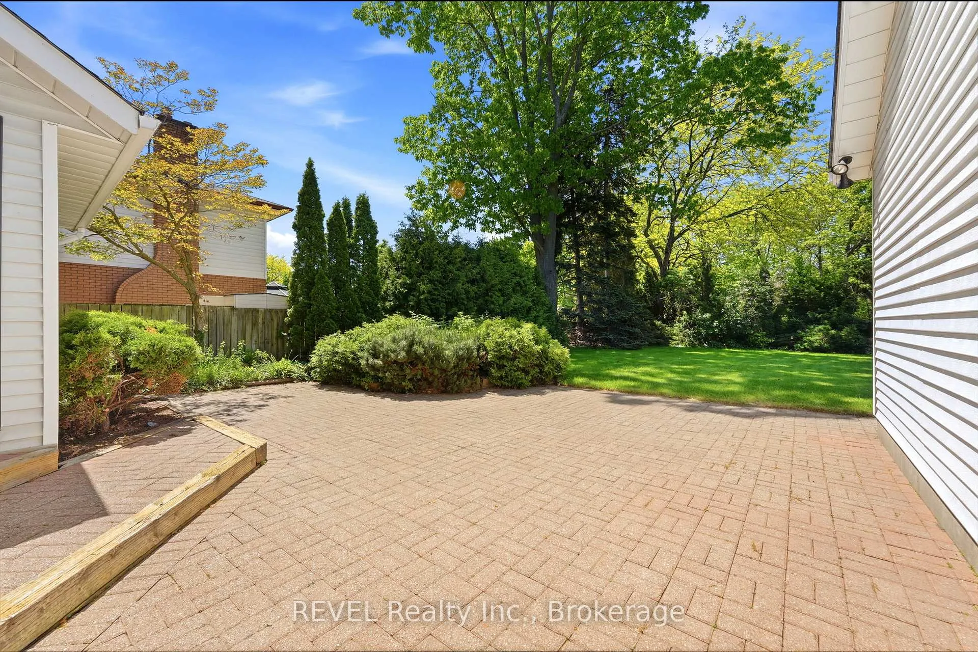 Photo 42 of 15 Macintosh Crescent, St. Catharines, Martindale Pond — HOMEH