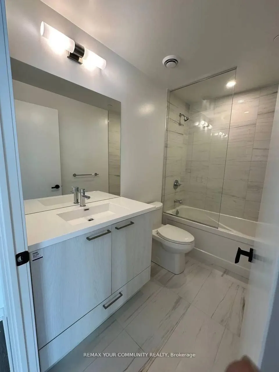Photo 11 of Unit 4503, 225 Commerce Street, Vaughan, Vaughan Corporate Centre — HOMEH