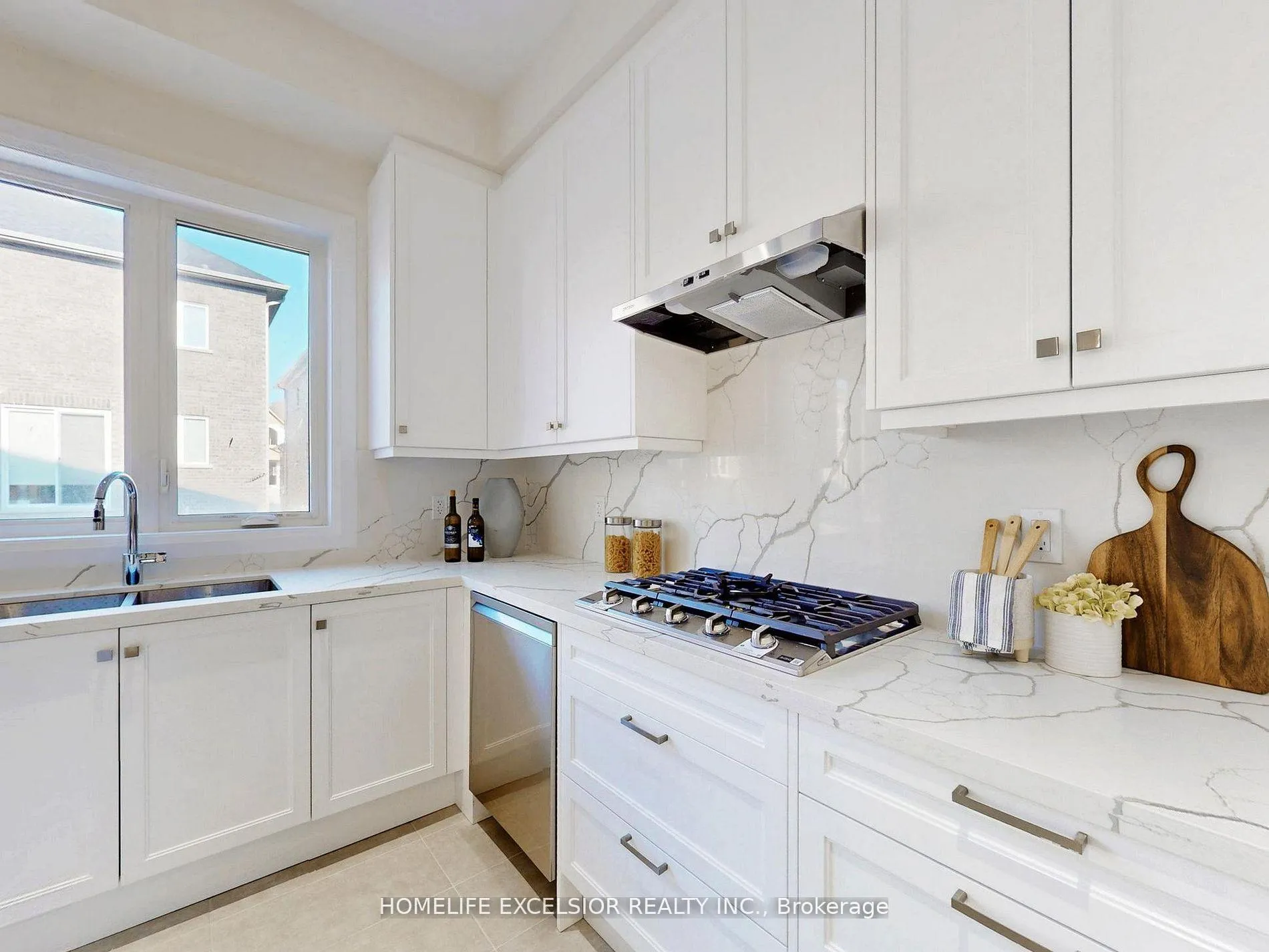 Photo 12 of 19 Aida Place, Richmond Hill, Oak Ridges — HOMEH