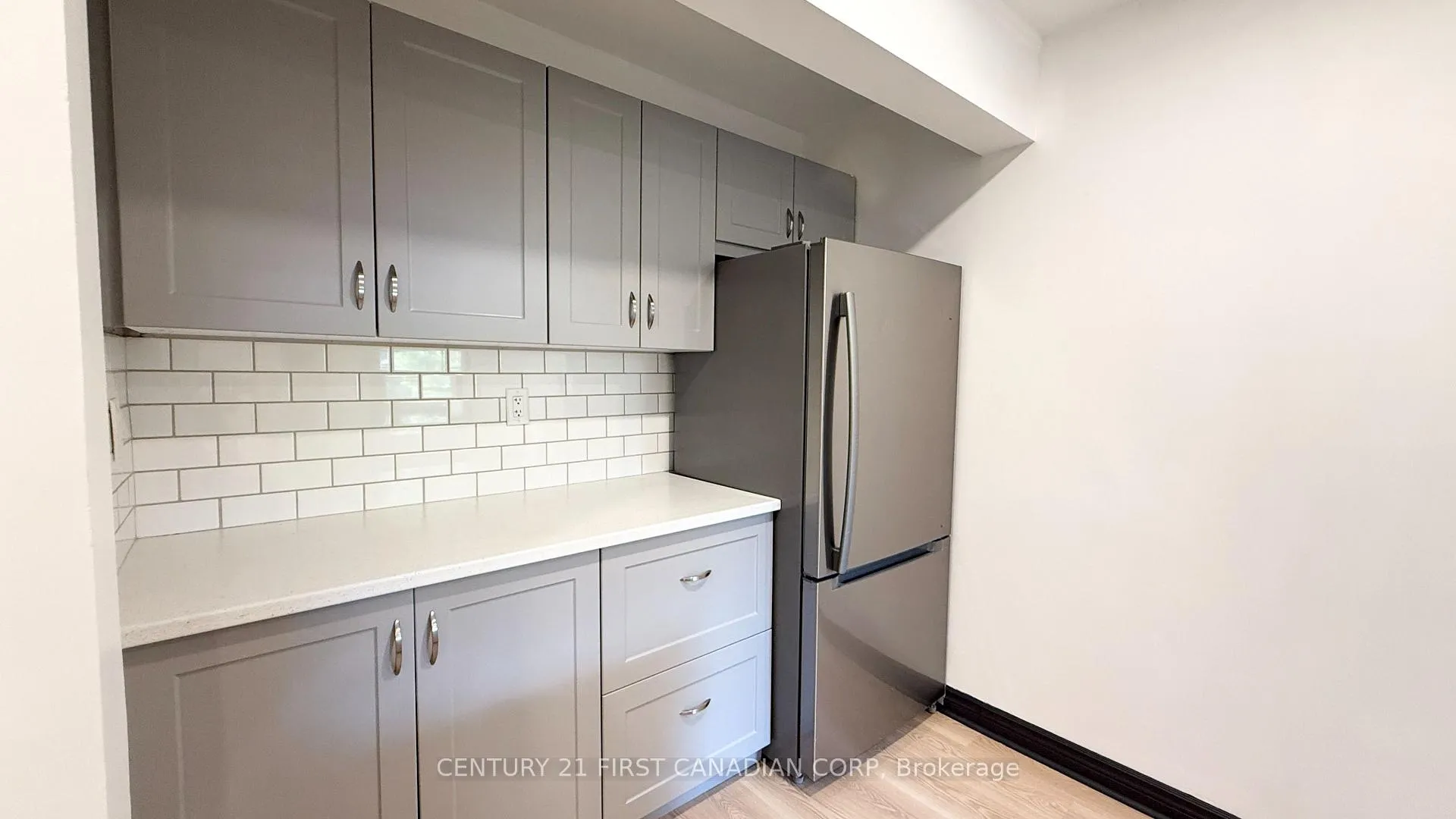 Photo 6 of 353 Central Avenue, London, East F — HOMEH