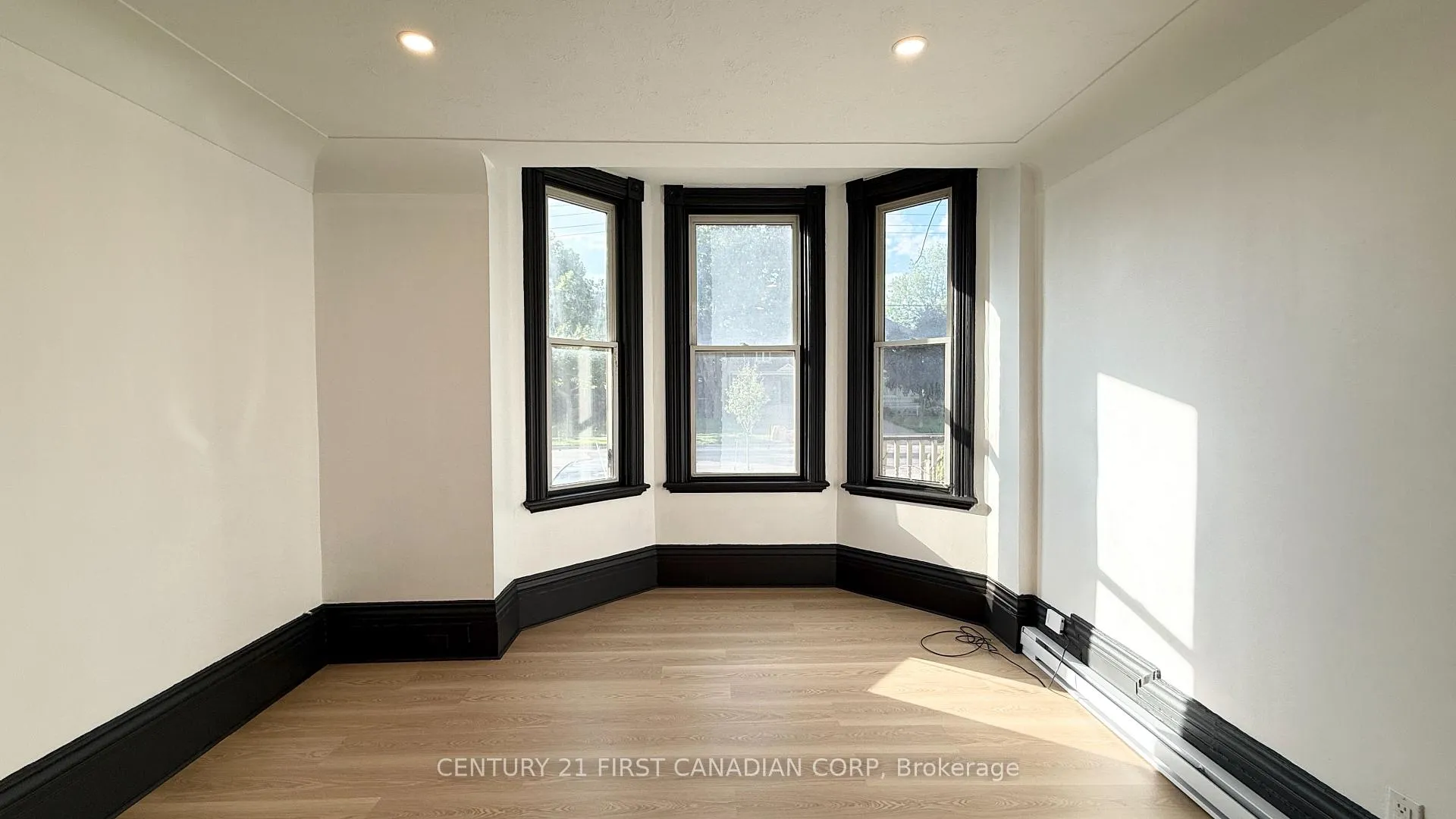 Photo 15 of 353 Central Avenue, London, East F — HOMEH