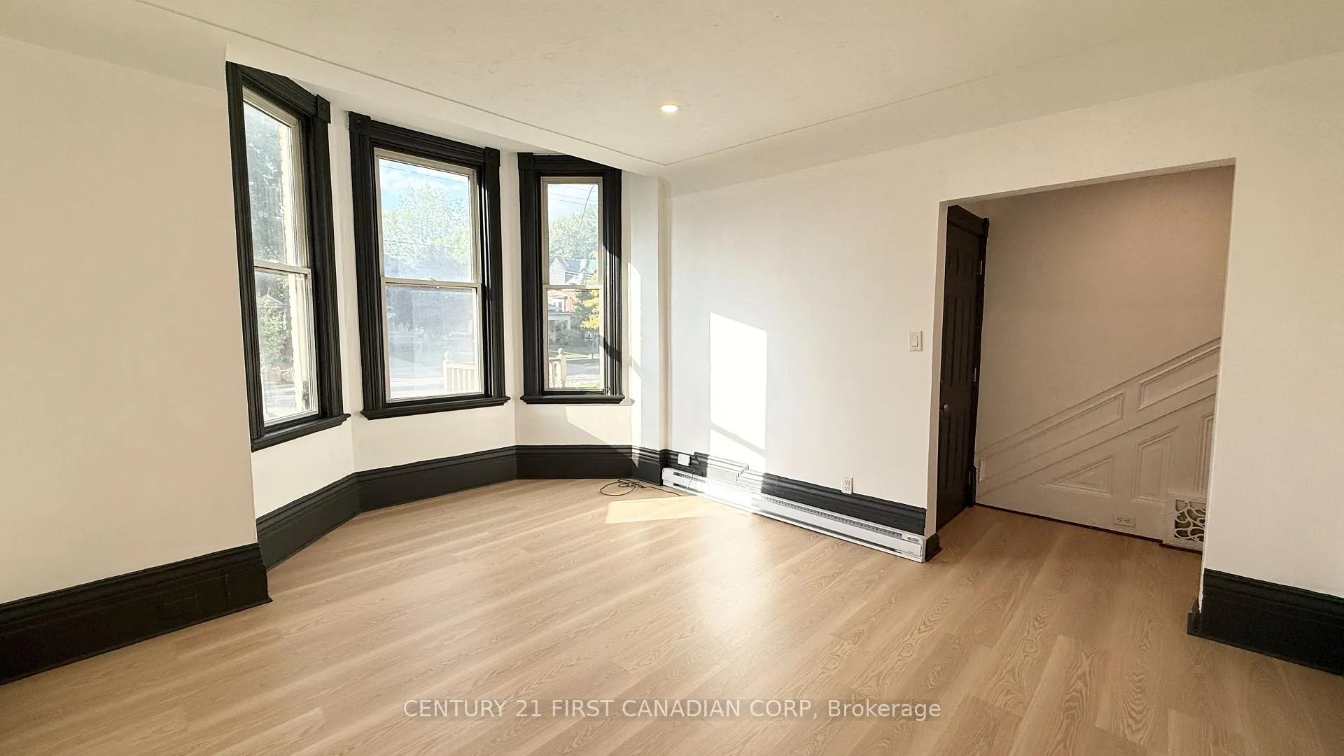 Photo 16 of 353 Central Avenue, London, East F — HOMEH