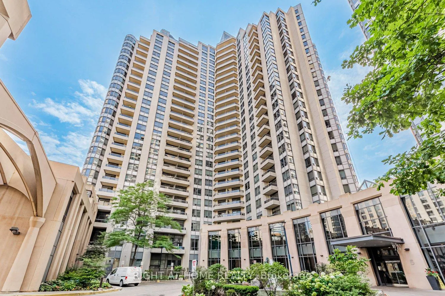 Photo 3 of Unit 1429, 15 Northtown Way, North York, Willowdale East — HOMEH