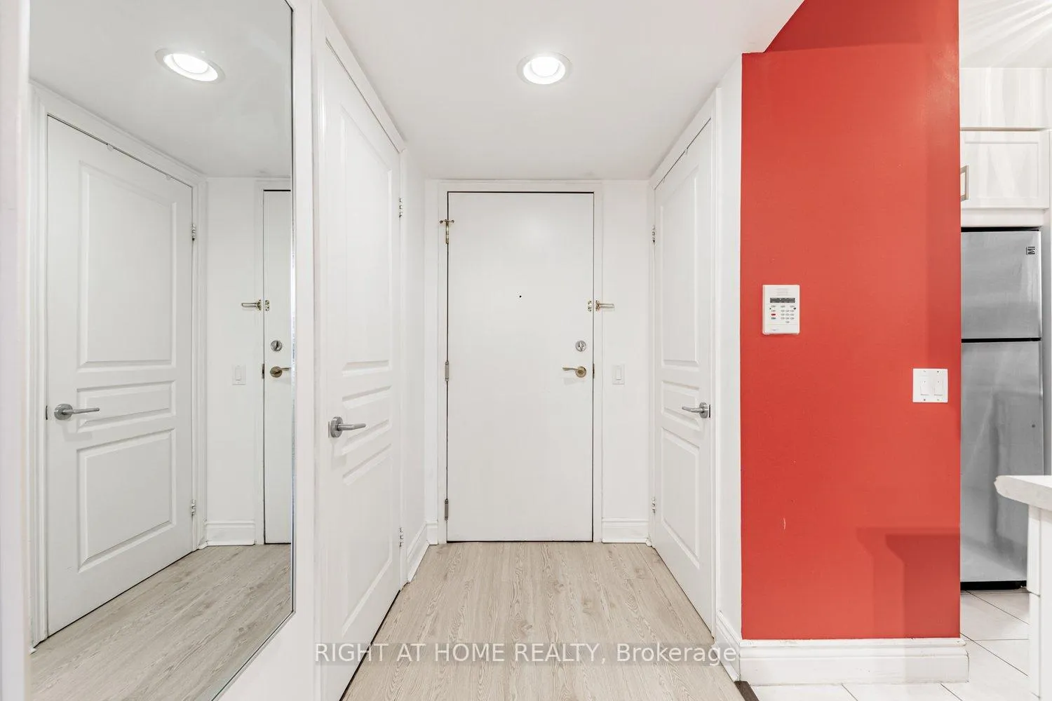 Photo 7 of Unit 1429, 15 Northtown Way, North York, Willowdale East — HOMEH