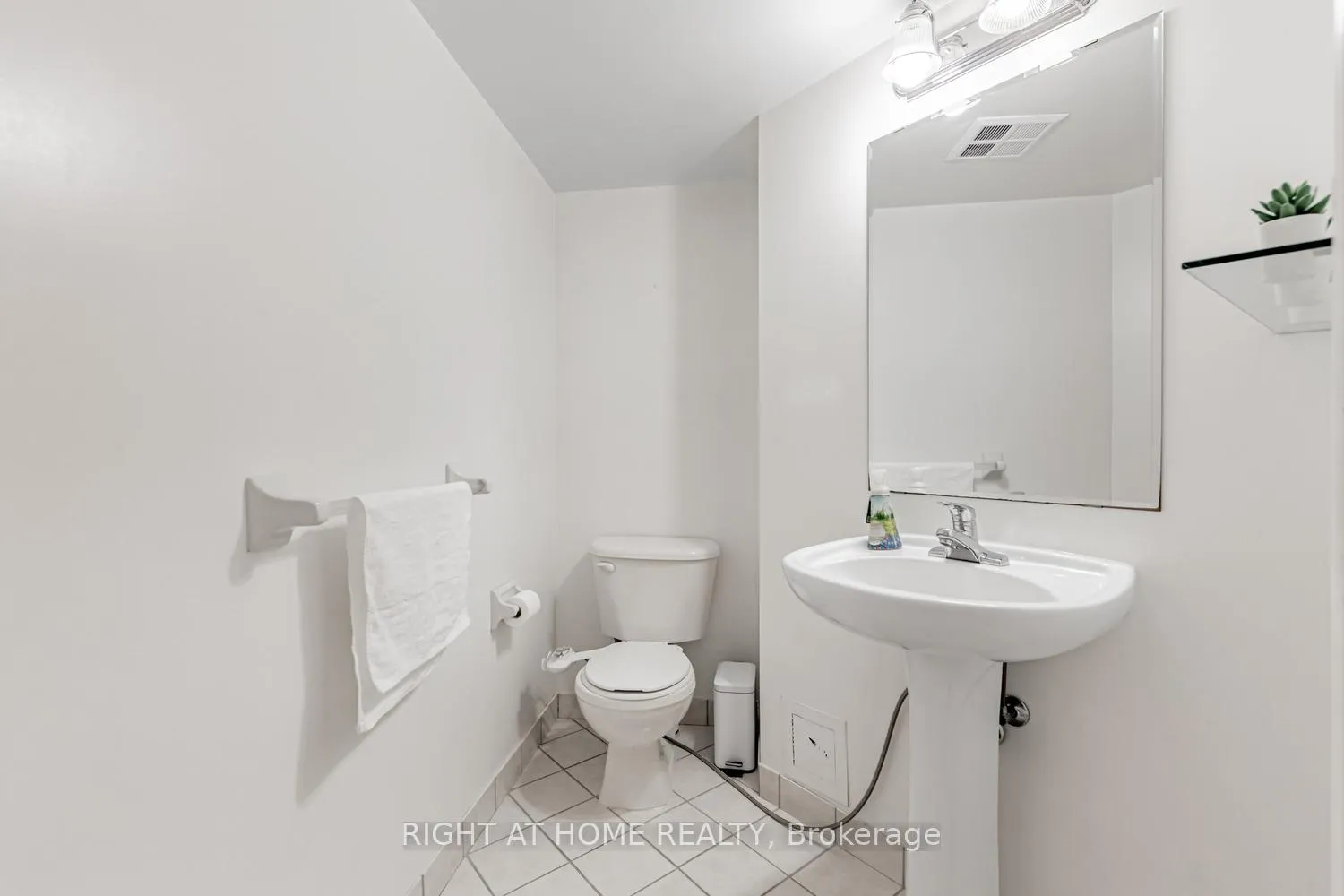 Photo 18 of Unit 1429, 15 Northtown Way, North York, Willowdale East — HOMEH
