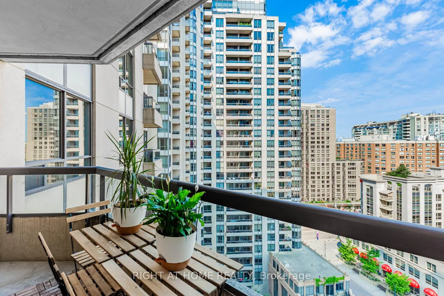 Photo 25 of Unit 1429, 15 Northtown Way, North York, Willowdale East — HOMEH
