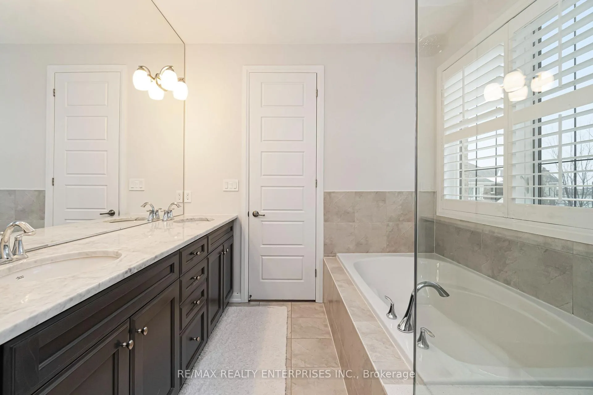 Photo 23 of 355 Wisteria Way, Oakville, Glenorchy — HOMEH