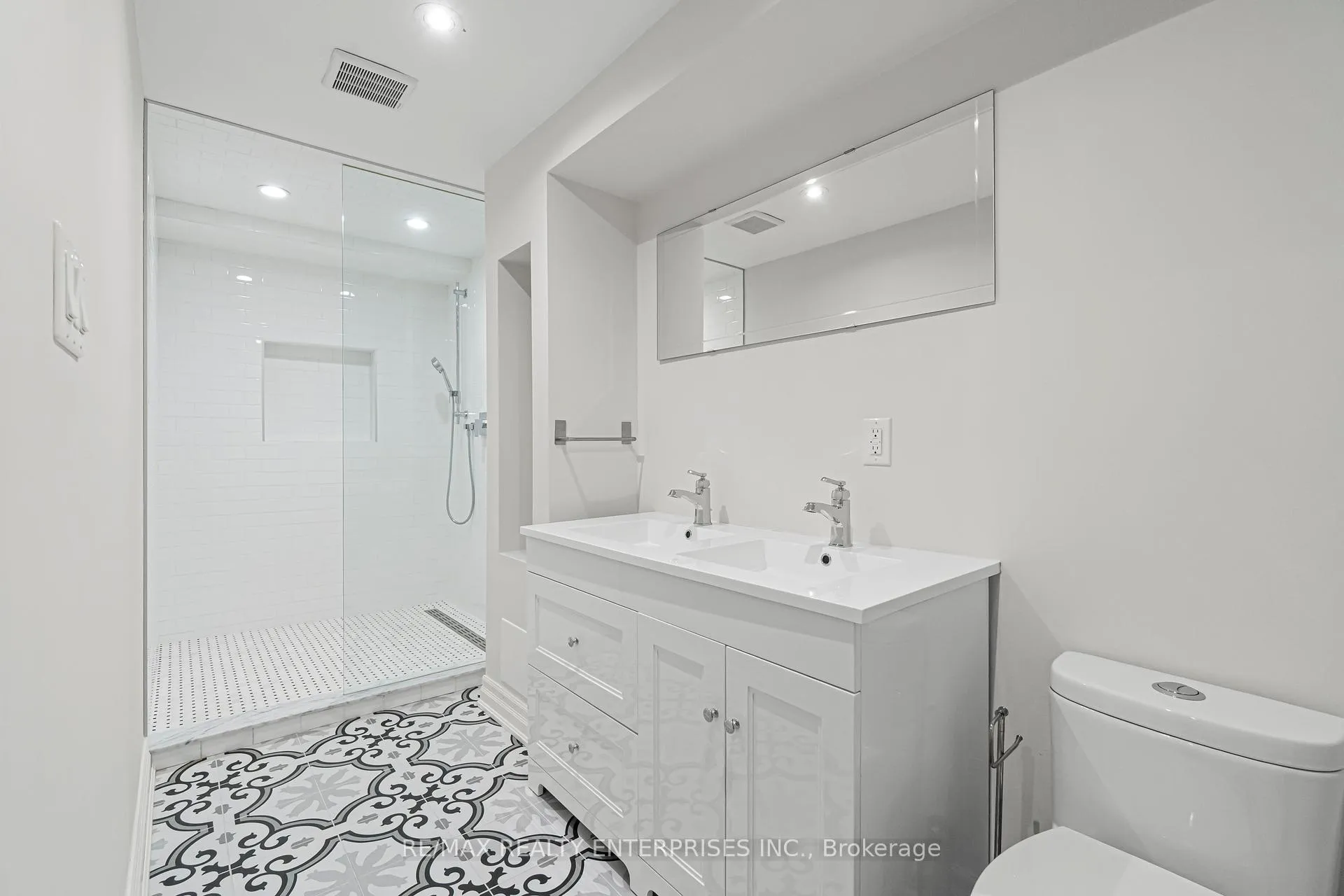 Photo 38 of 355 Wisteria Way, Oakville, Glenorchy — HOMEH