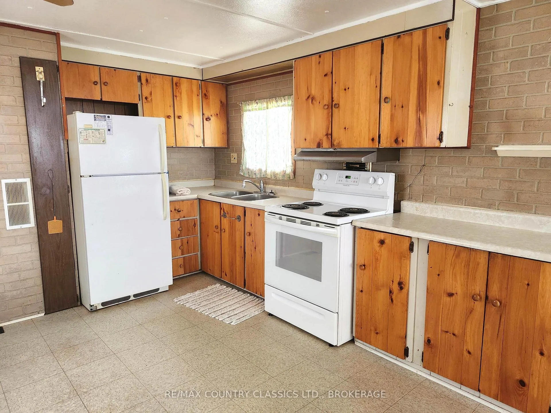 Photo 8 of 605 Slate Falls Road, Addington Highlands — HOMEH