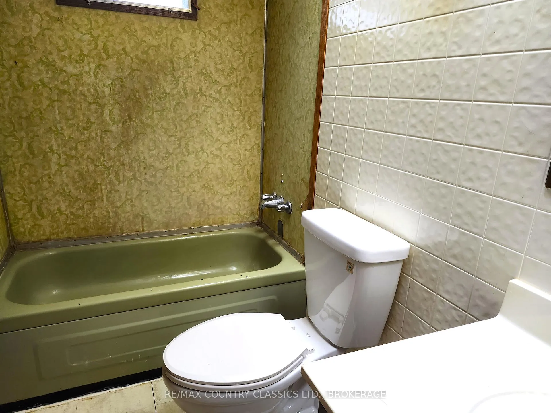 Photo 18 of 605 Slate Falls Road, Addington Highlands — HOMEH