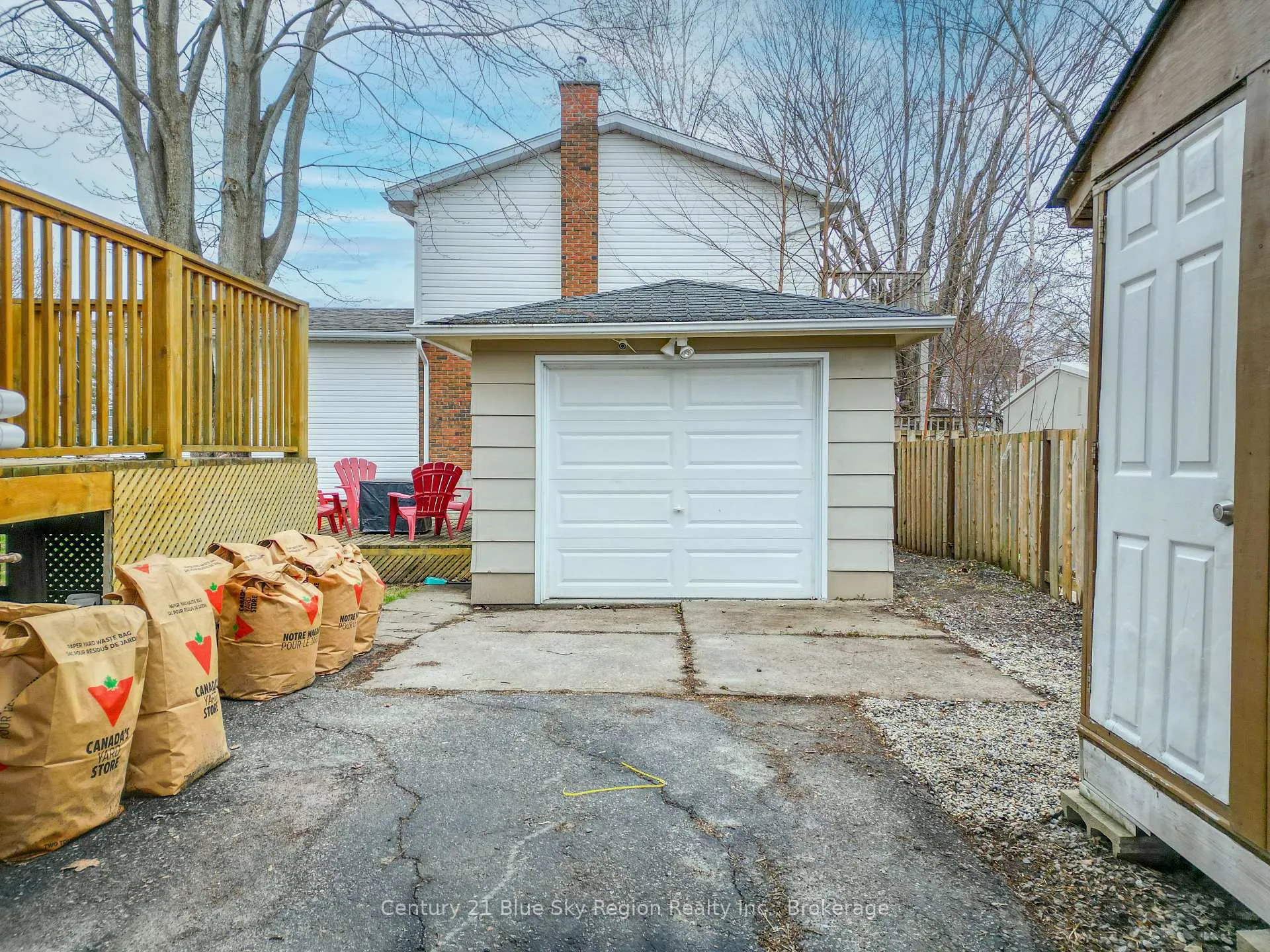 Photo 4 of 25 Rowe Avenue, North Bay, Ferris — HOMEH