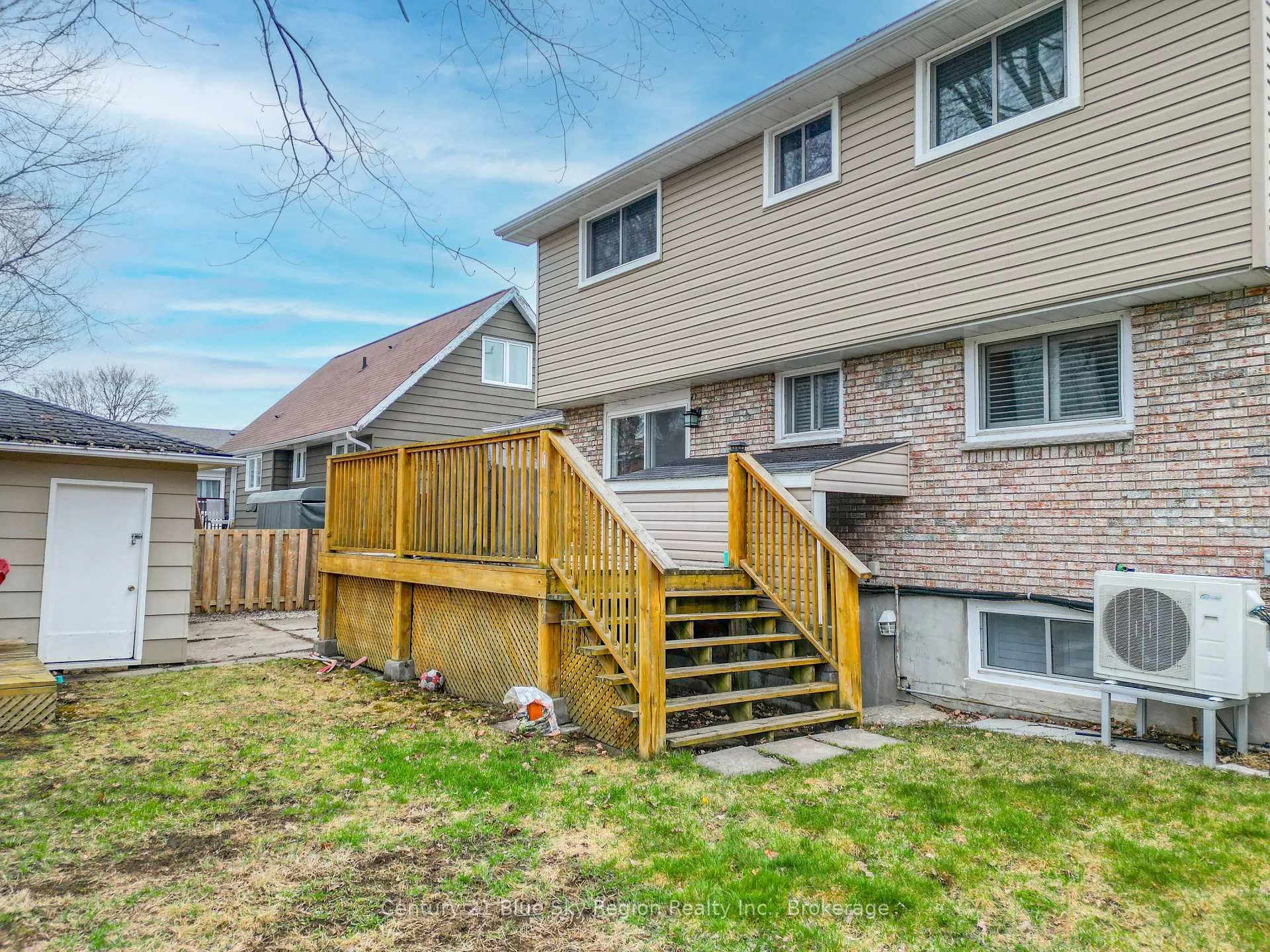 Photo 6 of 25 Rowe Avenue, North Bay, Ferris — HOMEH