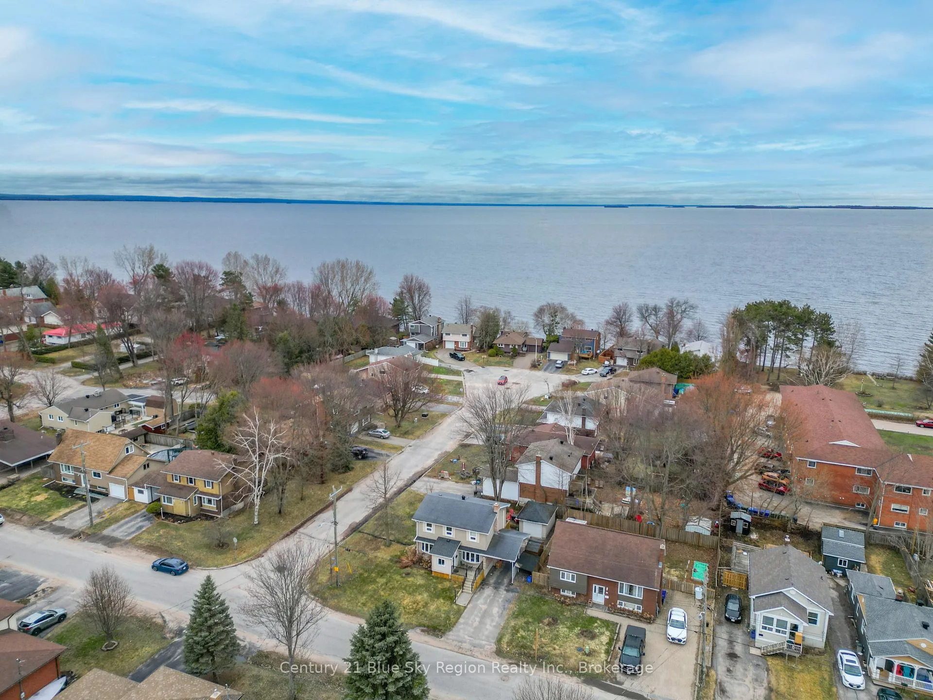 Photo 11 of 25 Rowe Avenue, North Bay, Ferris — HOMEH