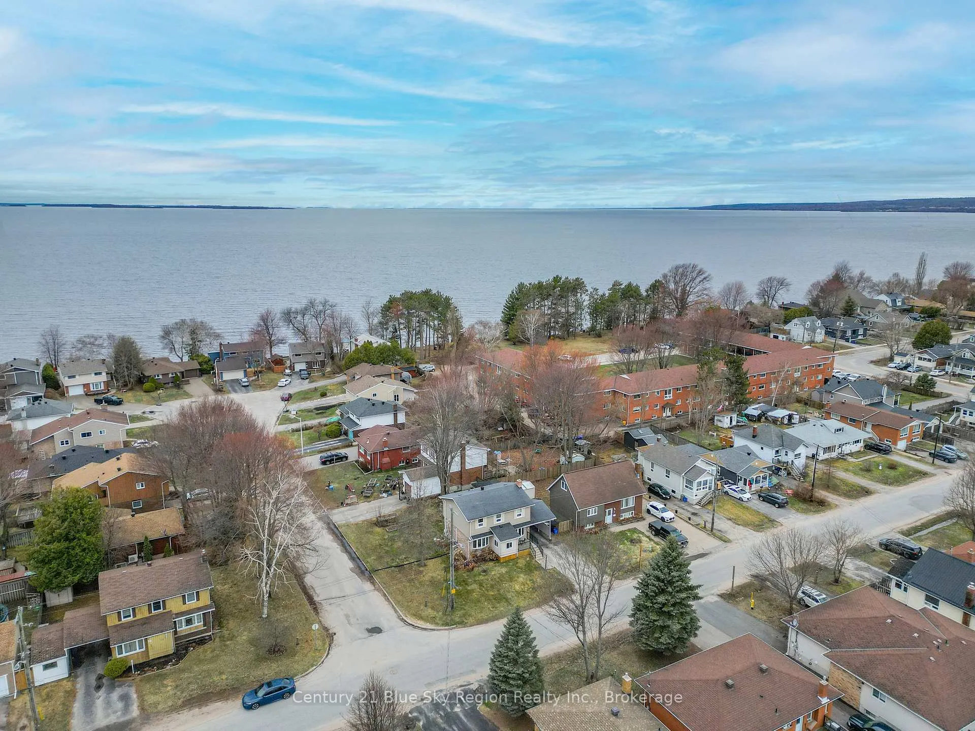 Photo 12 of 25 Rowe Avenue, North Bay, Ferris — HOMEH