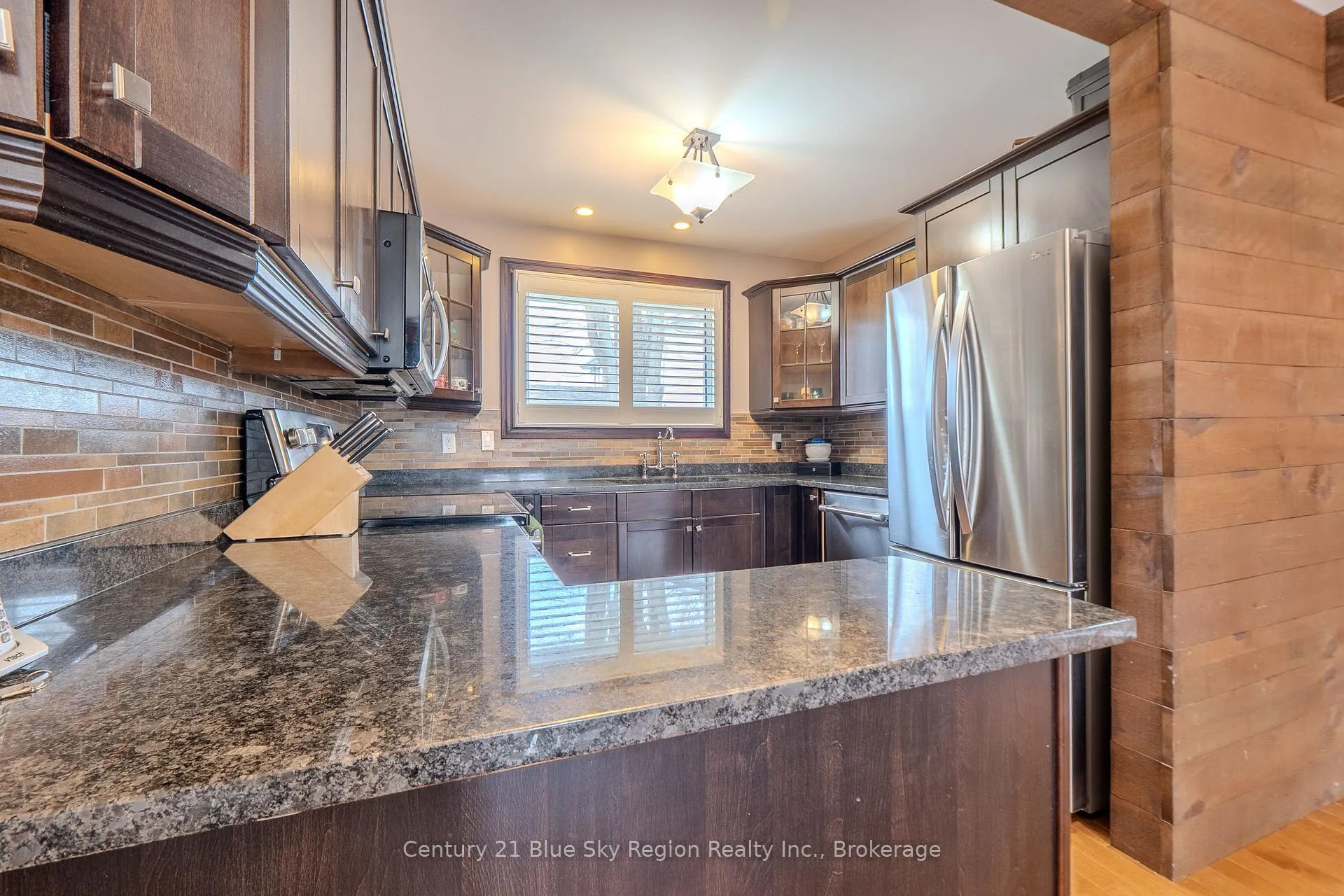 Photo 16 of 25 Rowe Avenue, North Bay, Ferris — HOMEH