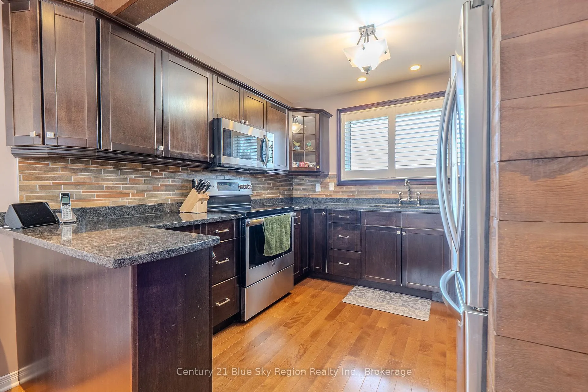Photo 17 of 25 Rowe Avenue, North Bay, Ferris — HOMEH