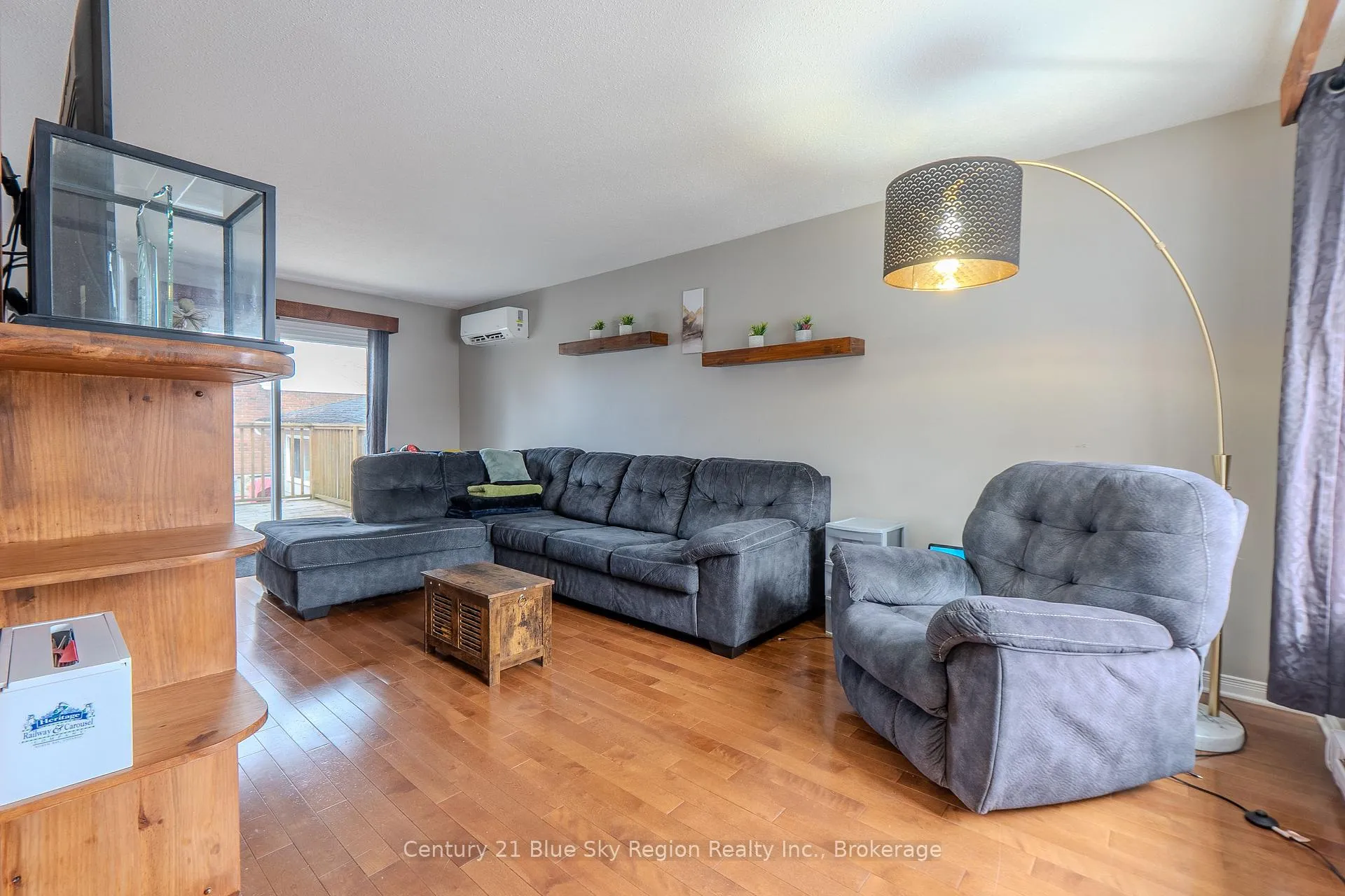 Photo 25 of 25 Rowe Avenue, North Bay, Ferris — HOMEH