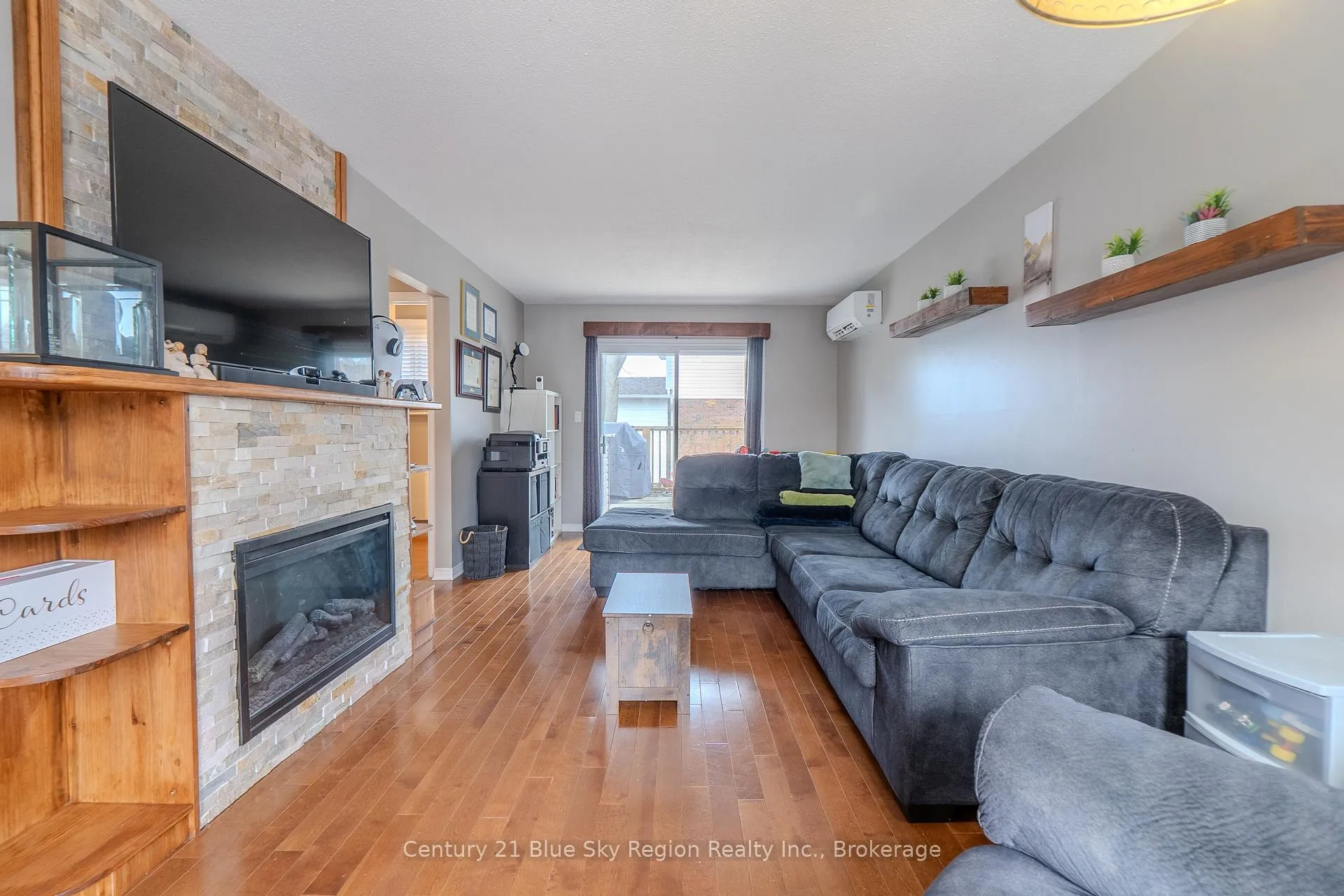 Photo 26 of 25 Rowe Avenue, North Bay, Ferris — HOMEH