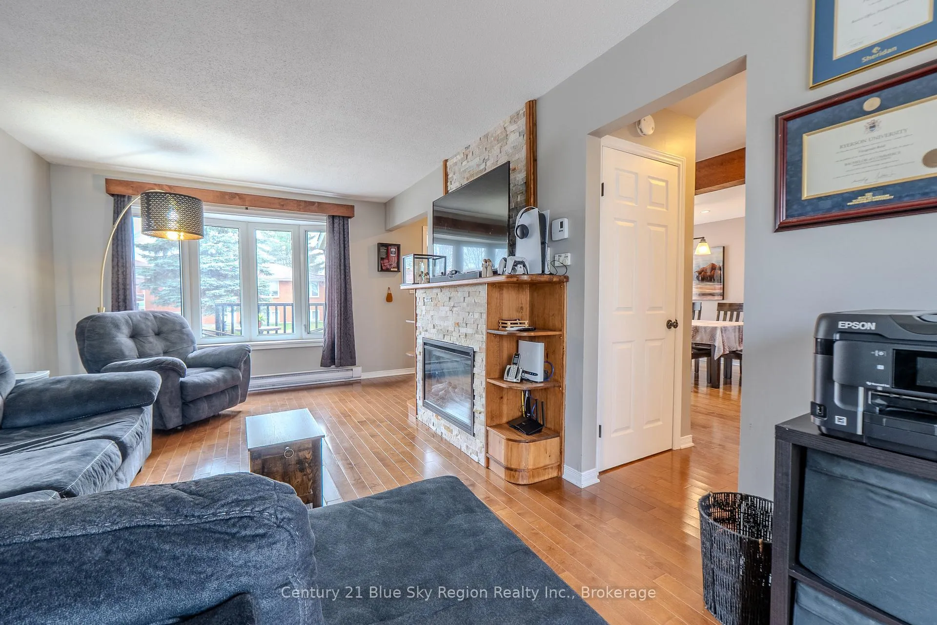 Photo 30 of 25 Rowe Avenue, North Bay, Ferris — HOMEH
