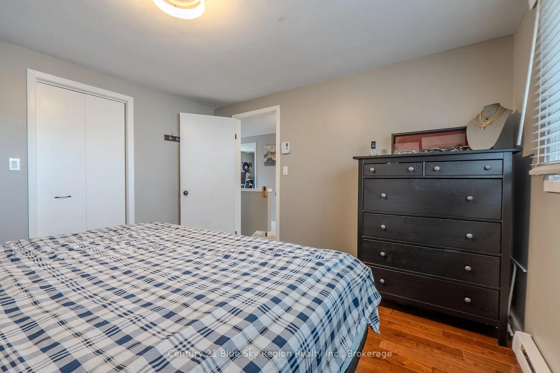 Photo 35 of 25 Rowe Avenue, North Bay, Ferris — HOMEH