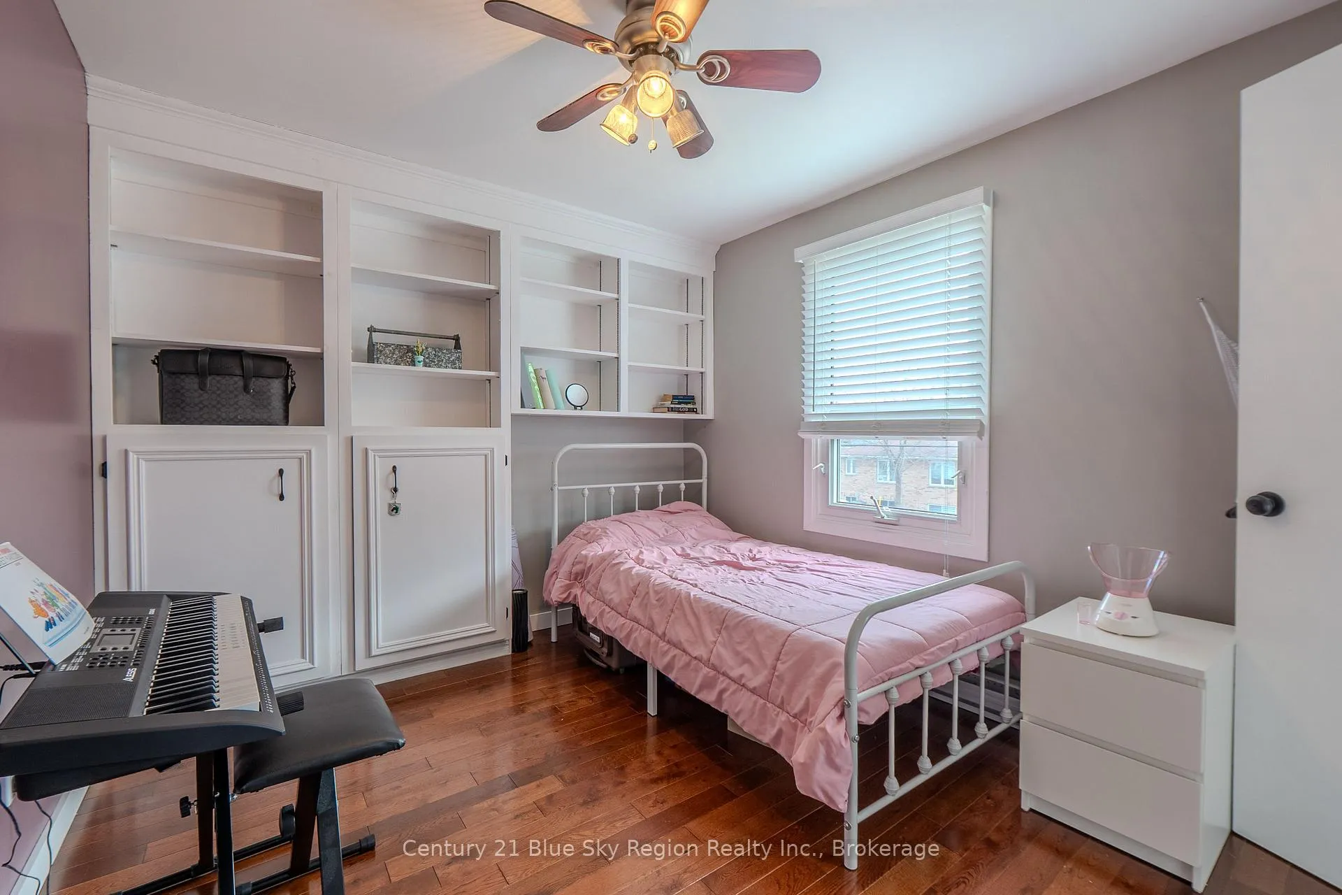 Photo 37 of 25 Rowe Avenue, North Bay, Ferris — HOMEH