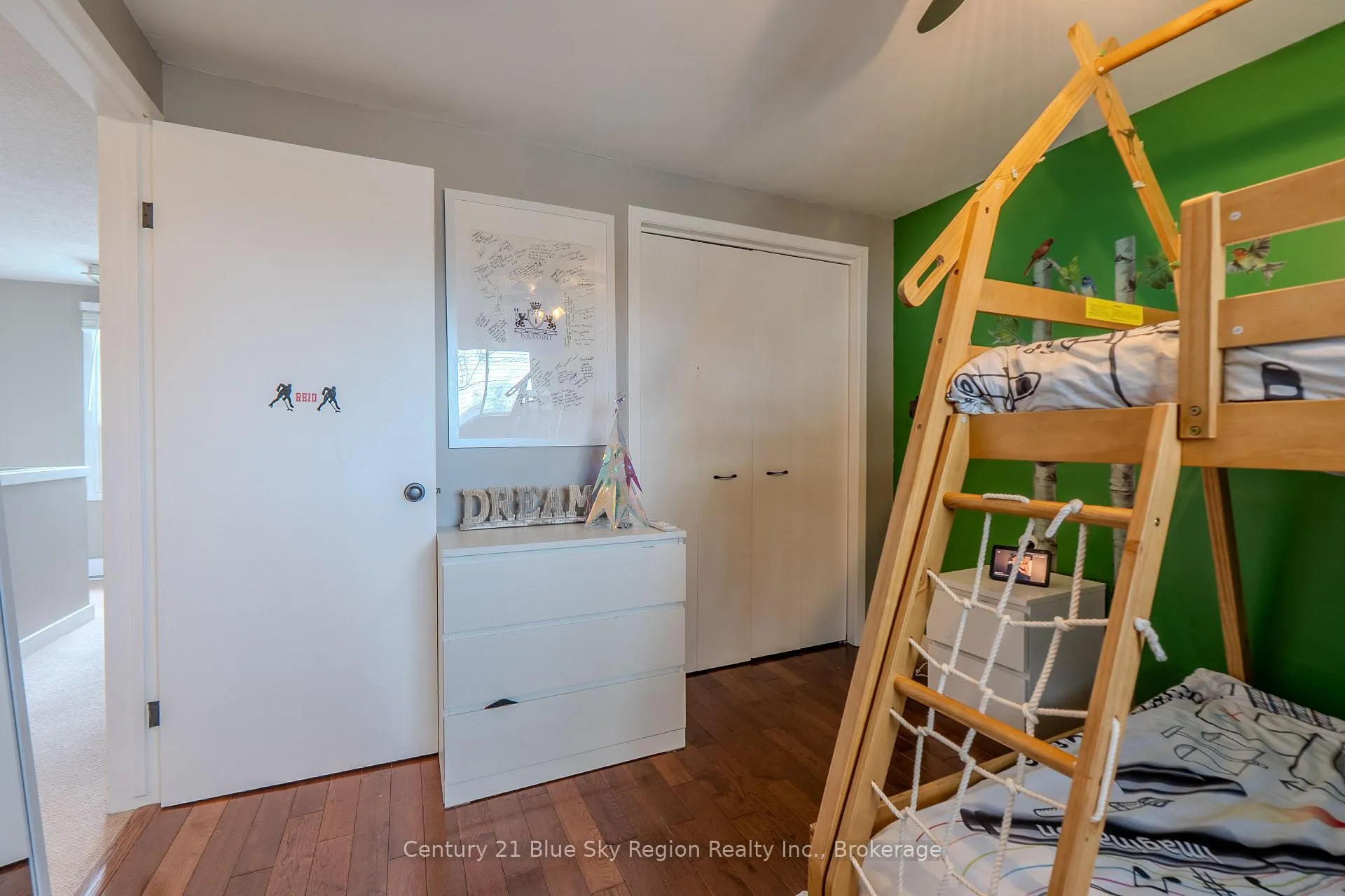 Photo 40 of 25 Rowe Avenue, North Bay, Ferris — HOMEH