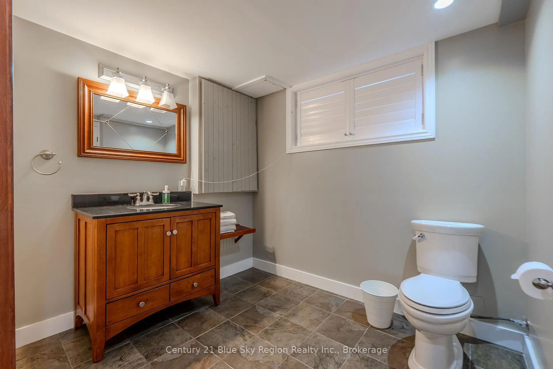 Photo 47 of 25 Rowe Avenue, North Bay, Ferris — HOMEH