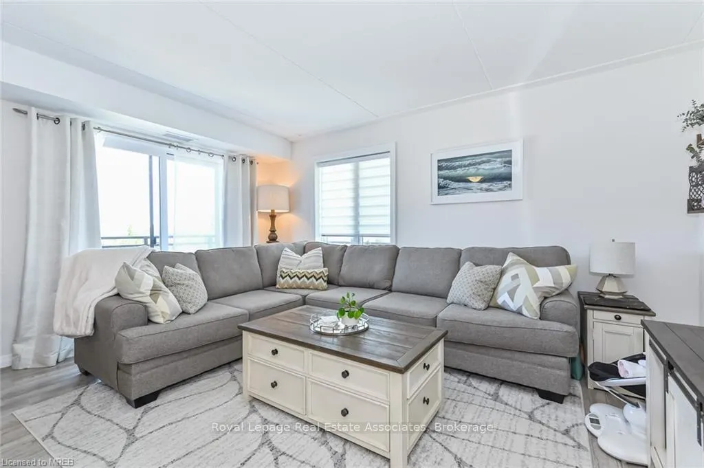 Photo 3 of Unit 302, 108 Summit Ridge Drive, Guelph, Grange Road — HOMEH