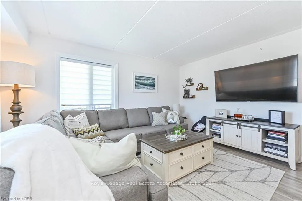 Photo 4 of Unit 302, 108 Summit Ridge Drive, Guelph, Grange Road — HOMEH