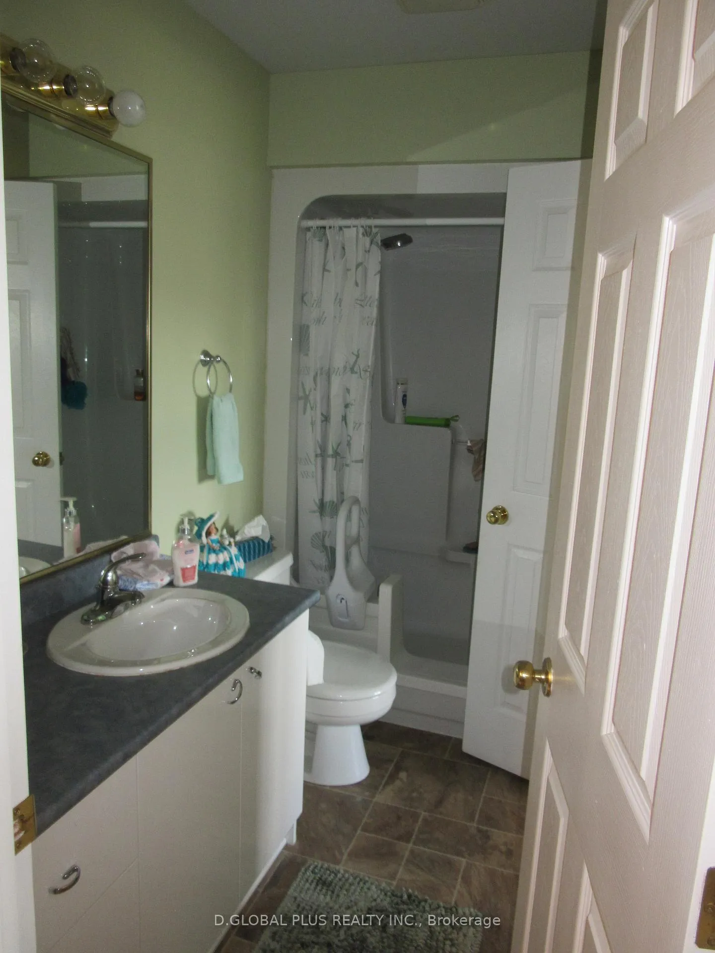 Photo 7 of 121 Hemlock Crescent N, Cornwall — HOMEH