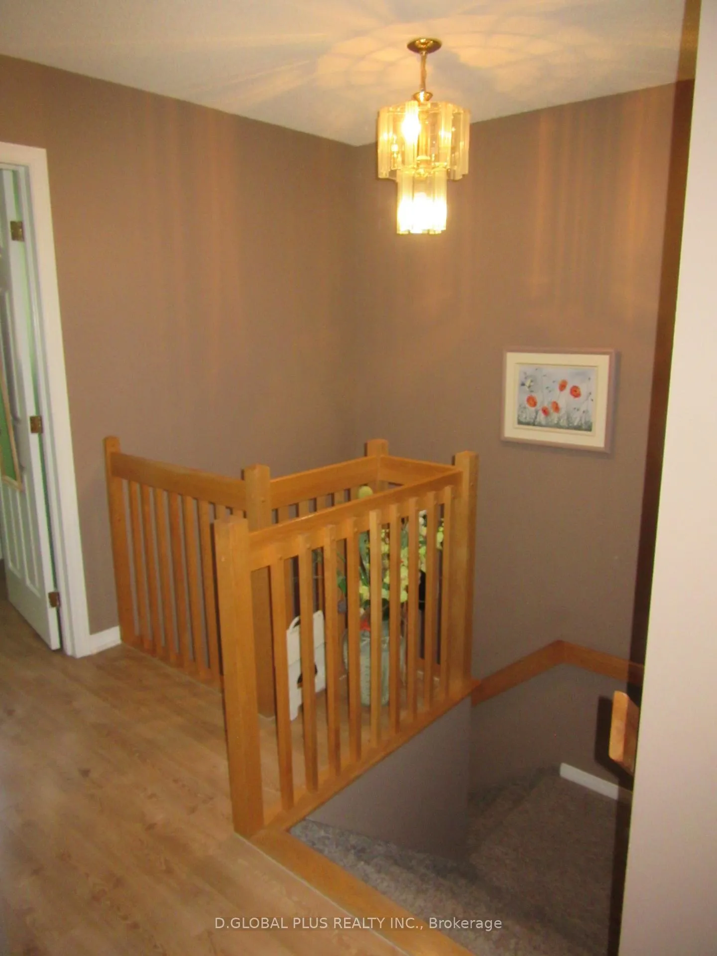 Photo 11 of 121 Hemlock Crescent N, Cornwall — HOMEH