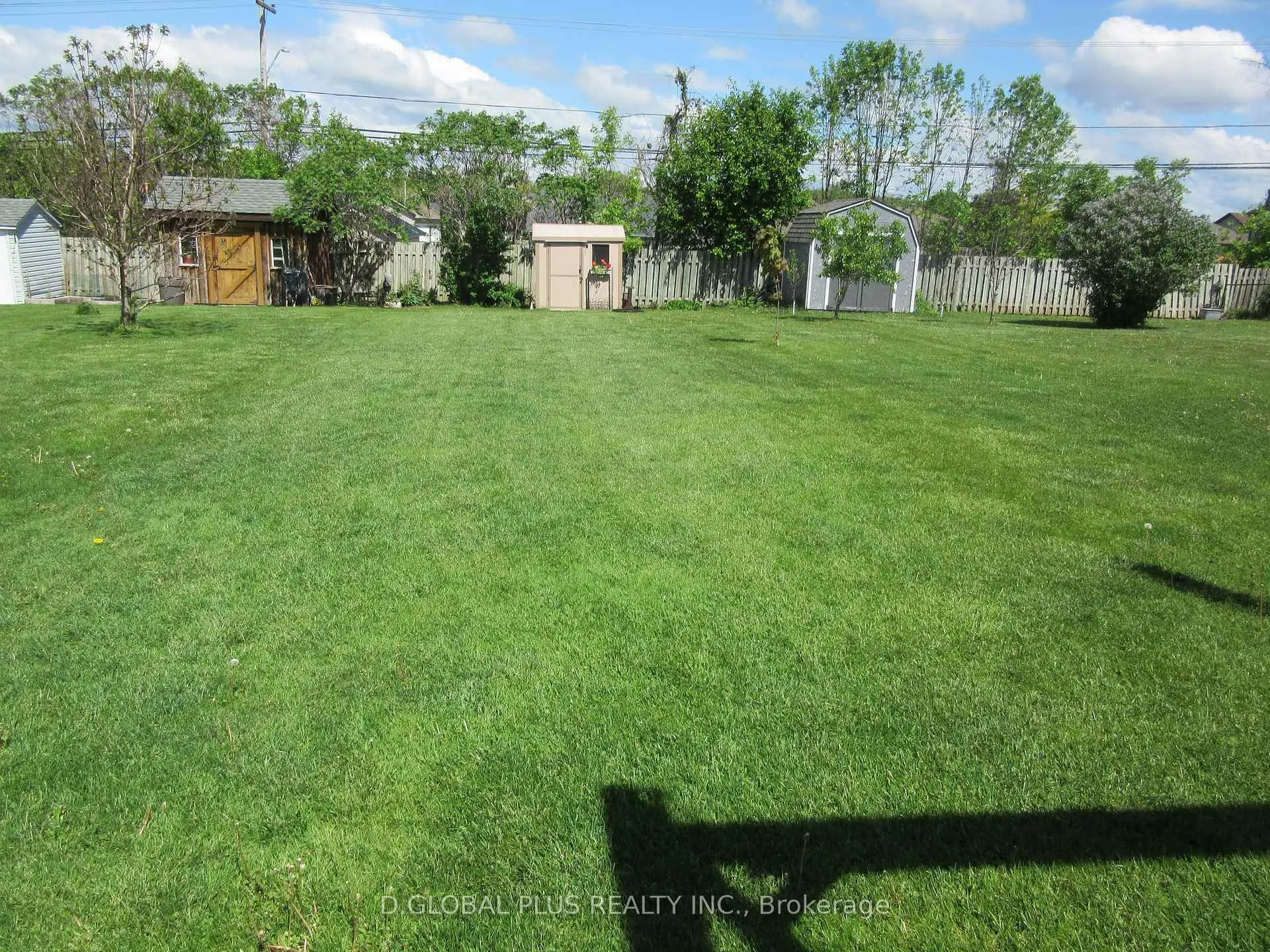 Photo 18 of 121 Hemlock Crescent N, Cornwall — HOMEH