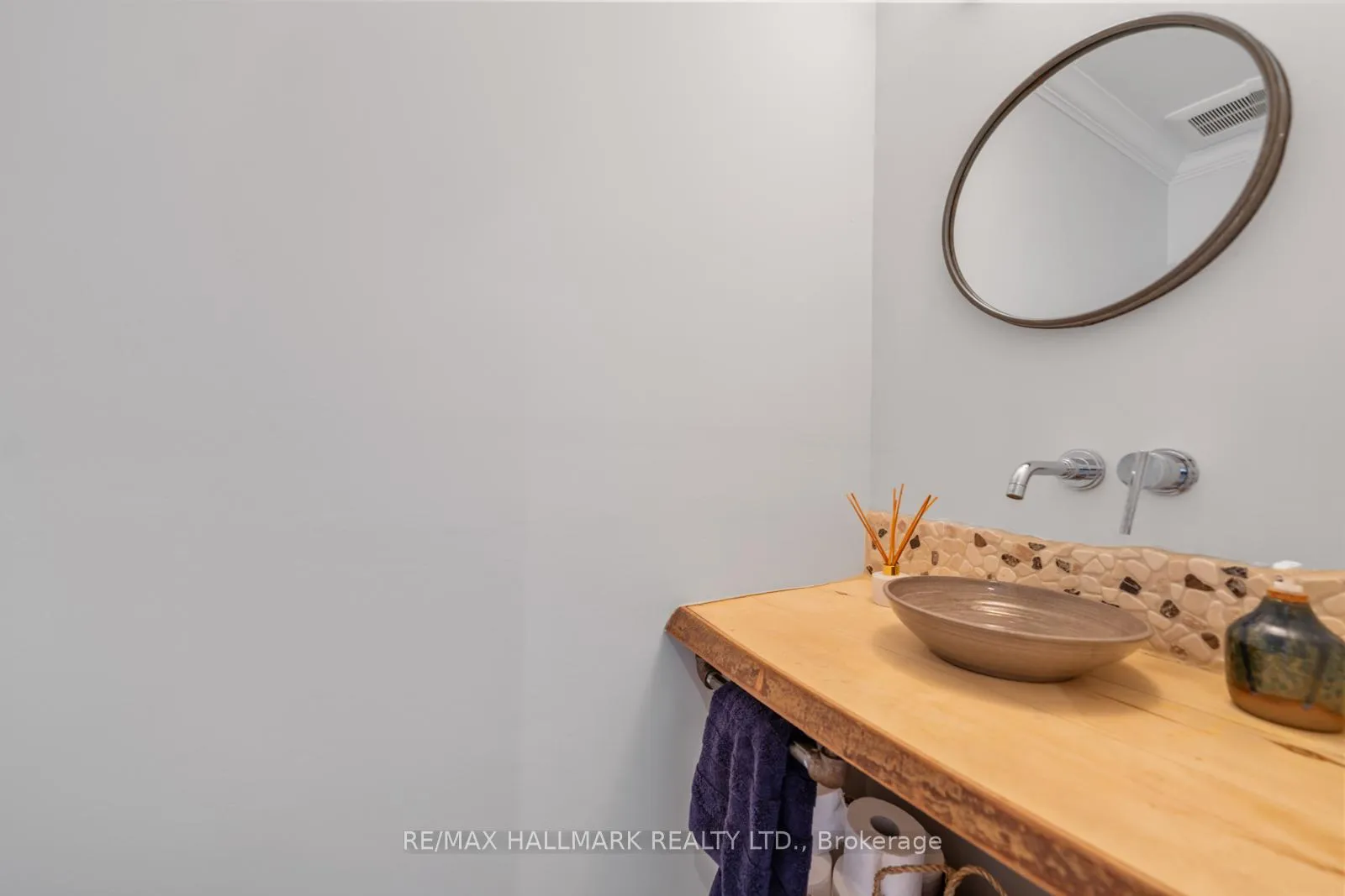 Photo 3 of 146 Roslin Avenue, Toronto, Lawrence Park North — HOMEH