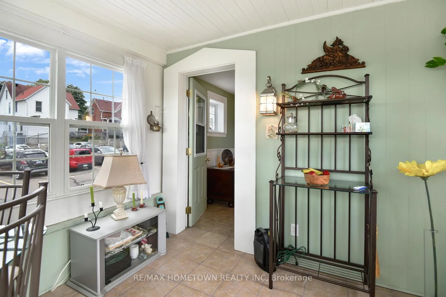 Photo 12 of 92 Water Street E, Brockville — HOMEH