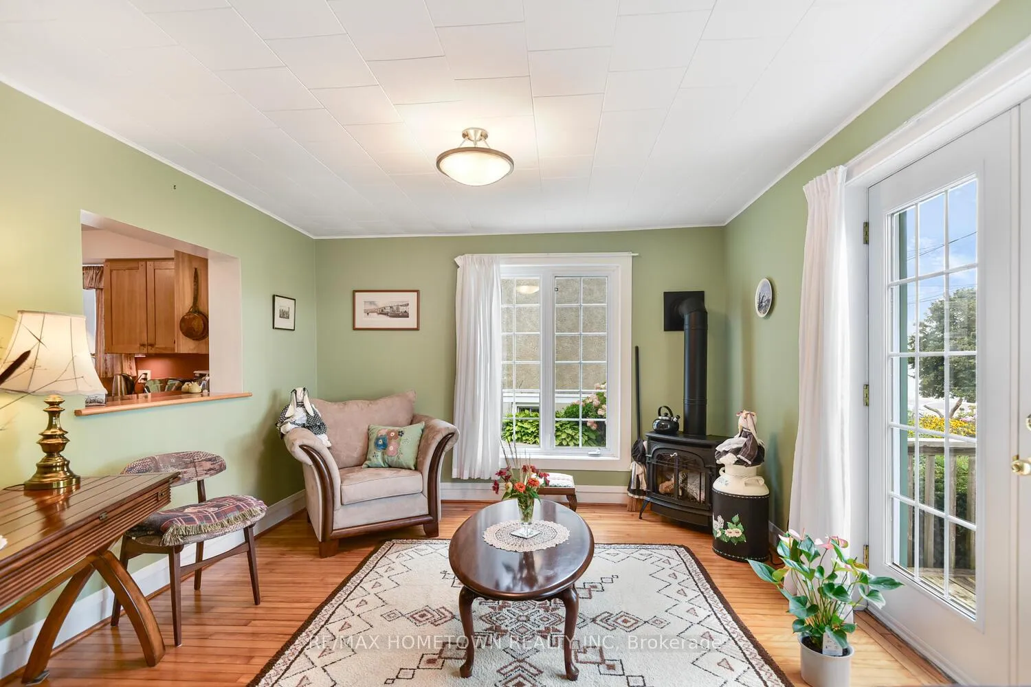 Photo 17 of 92 Water Street E, Brockville — HOMEH