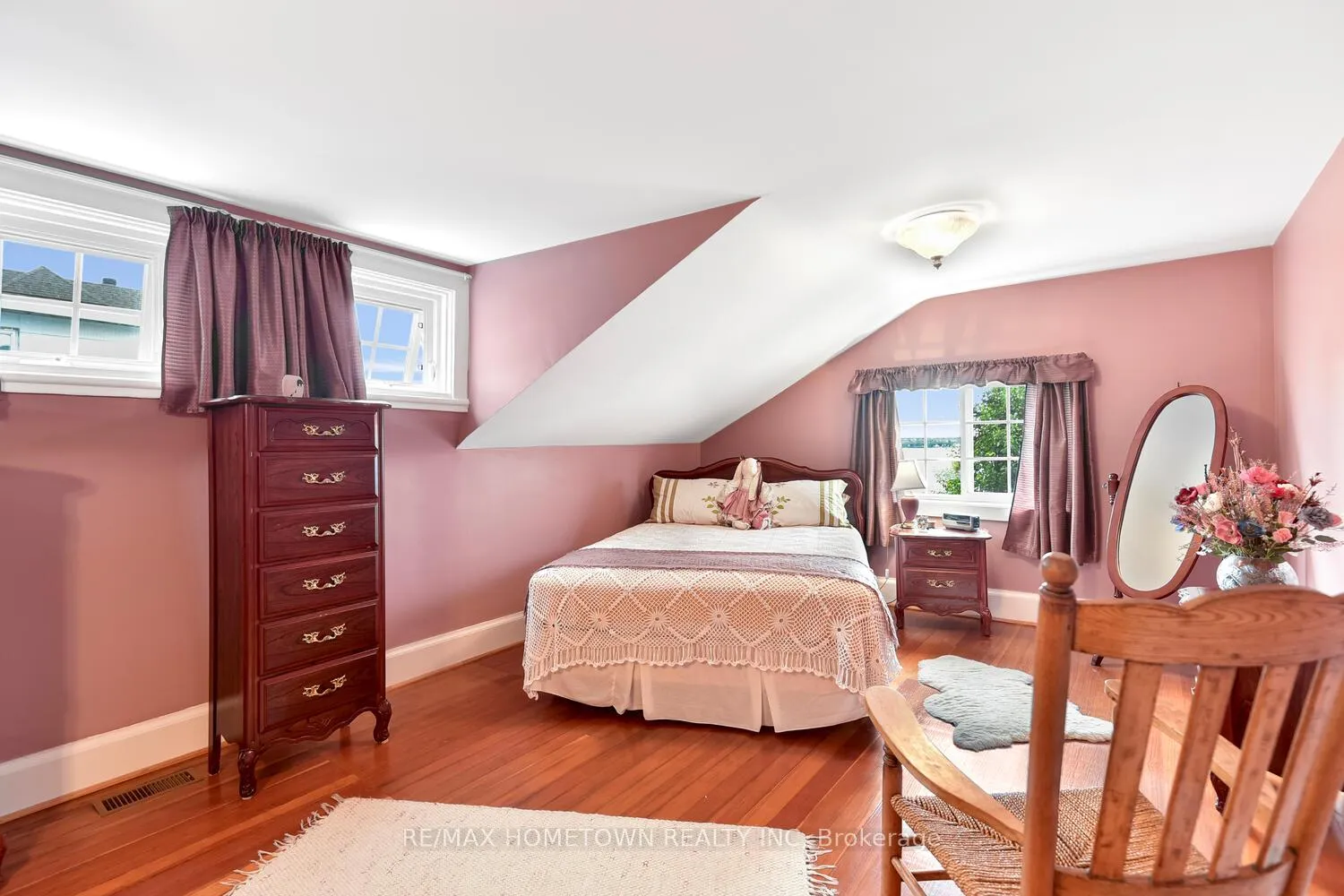 Photo 34 of 92 Water Street E, Brockville — HOMEH