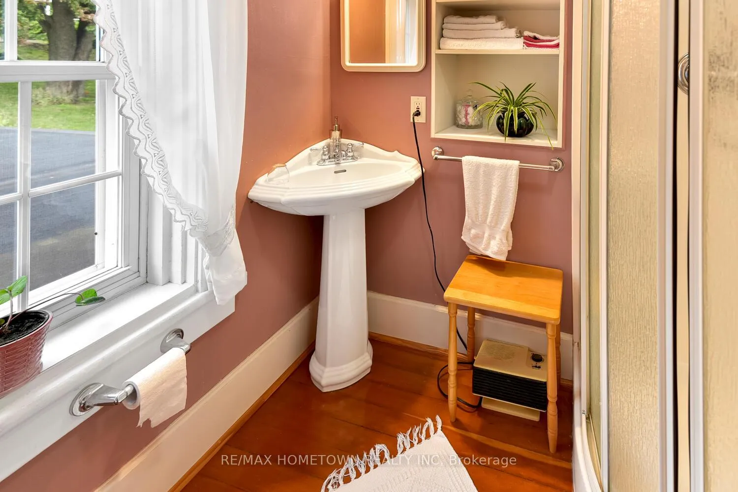 Photo 37 of 92 Water Street E, Brockville — HOMEH