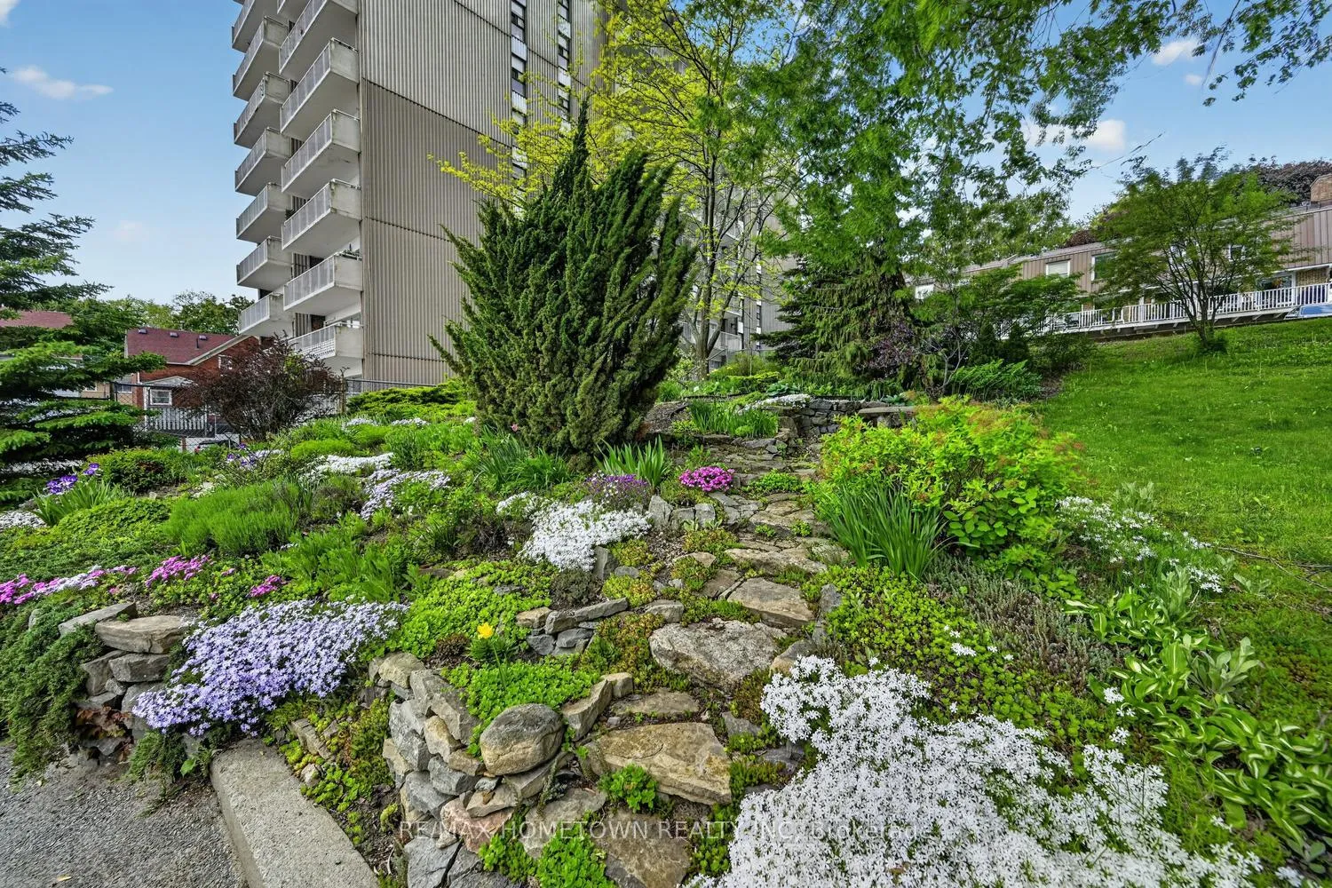 Photo 48 of 92 Water Street E, Brockville — HOMEH