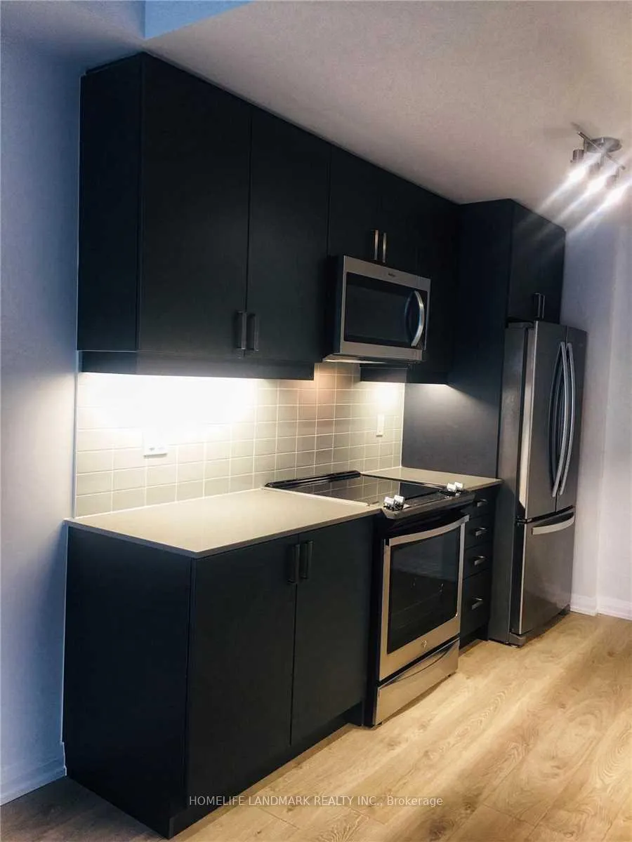 Photo 2 of Unit Th36, 1050 Portage Parkway, Vaughan, Concord — HOMEH