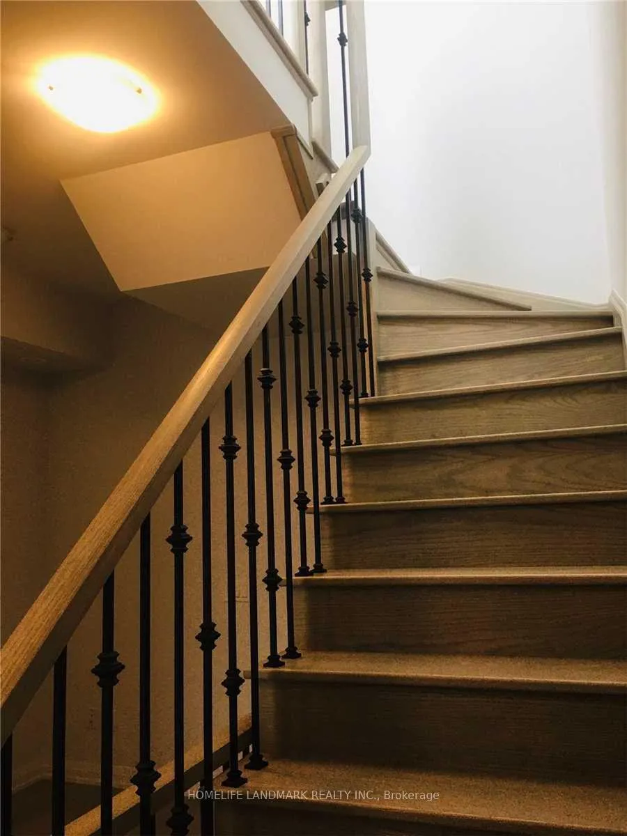 Photo 6 of Unit Th36, 1050 Portage Parkway, Vaughan, Concord — HOMEH
