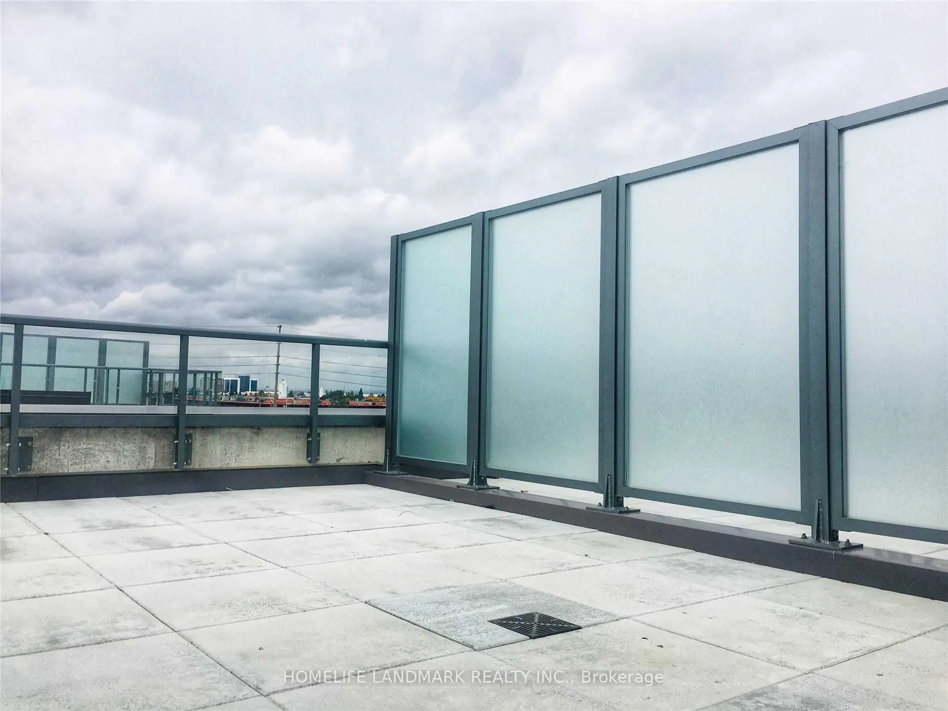 Photo 9 of Unit Th36, 1050 Portage Parkway, Vaughan, Concord — HOMEH