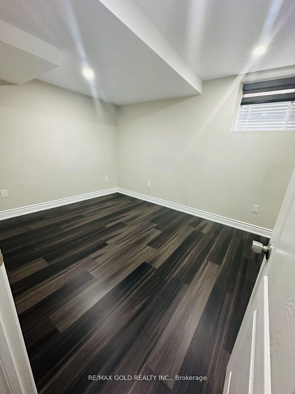 Photo 12 of 305 Sedgewood Street, Kitchener — HOMEH
