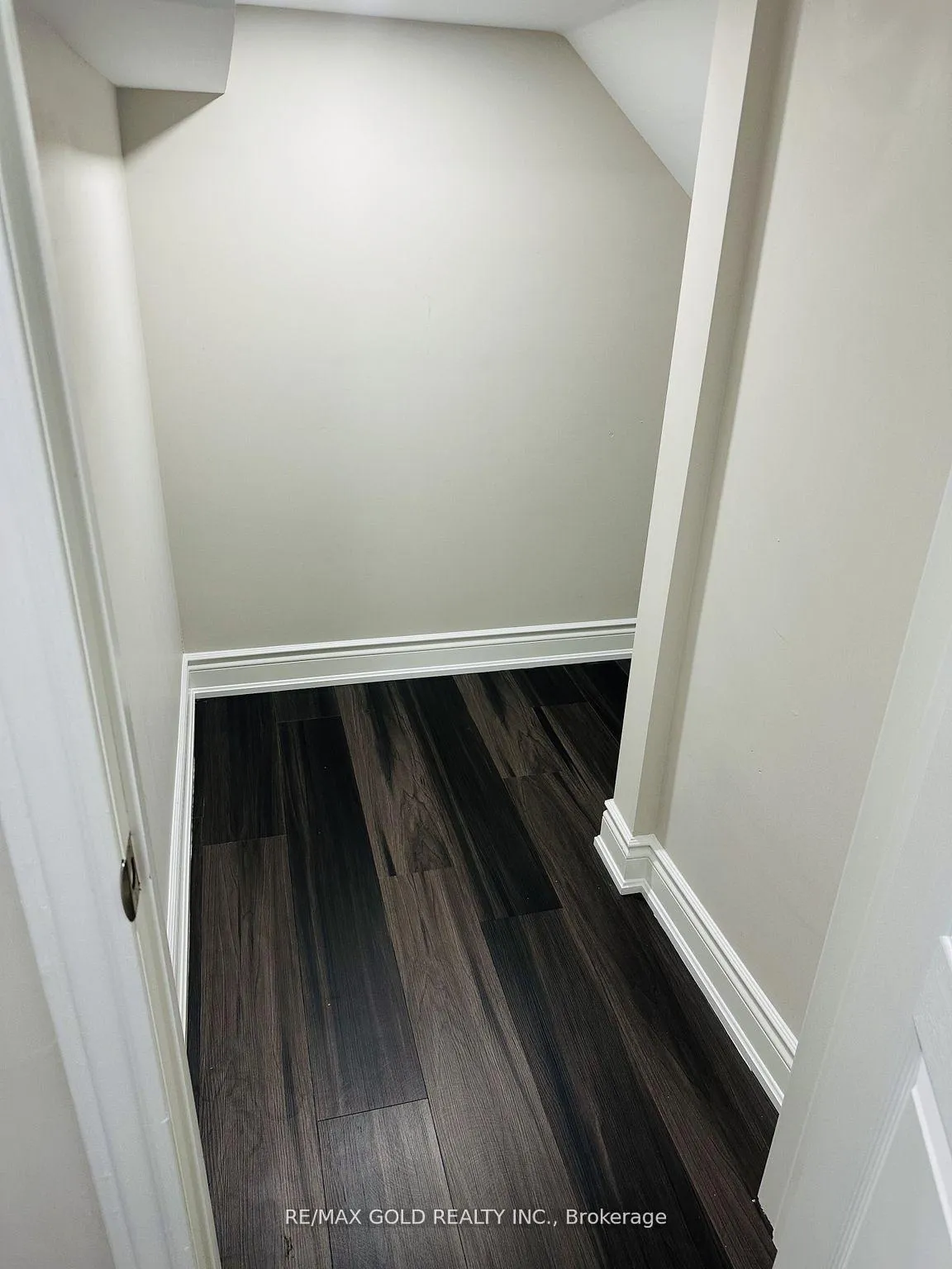 Photo 14 of 305 Sedgewood Street, Kitchener — HOMEH