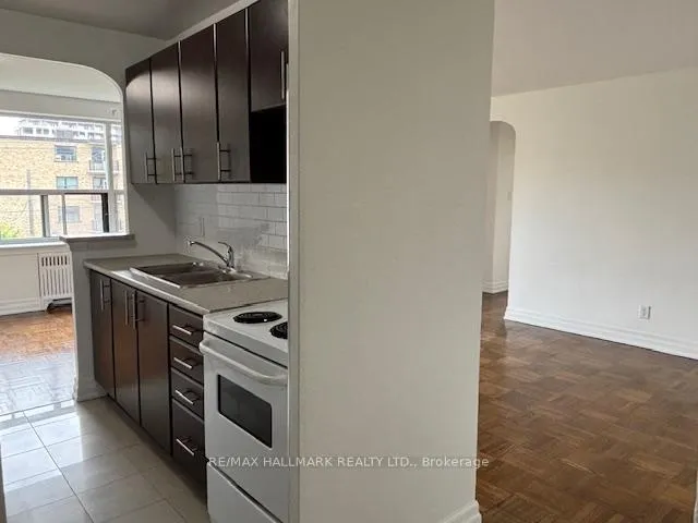 Photo 3 of Unit 114, 2 Newholm Road, Etobicoke, Stonegate-Queensway — HOMEH