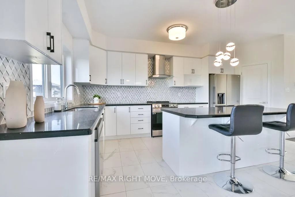 Photo 8 of 3721 Quayside Drive, Severn, West Shore — HOMEH