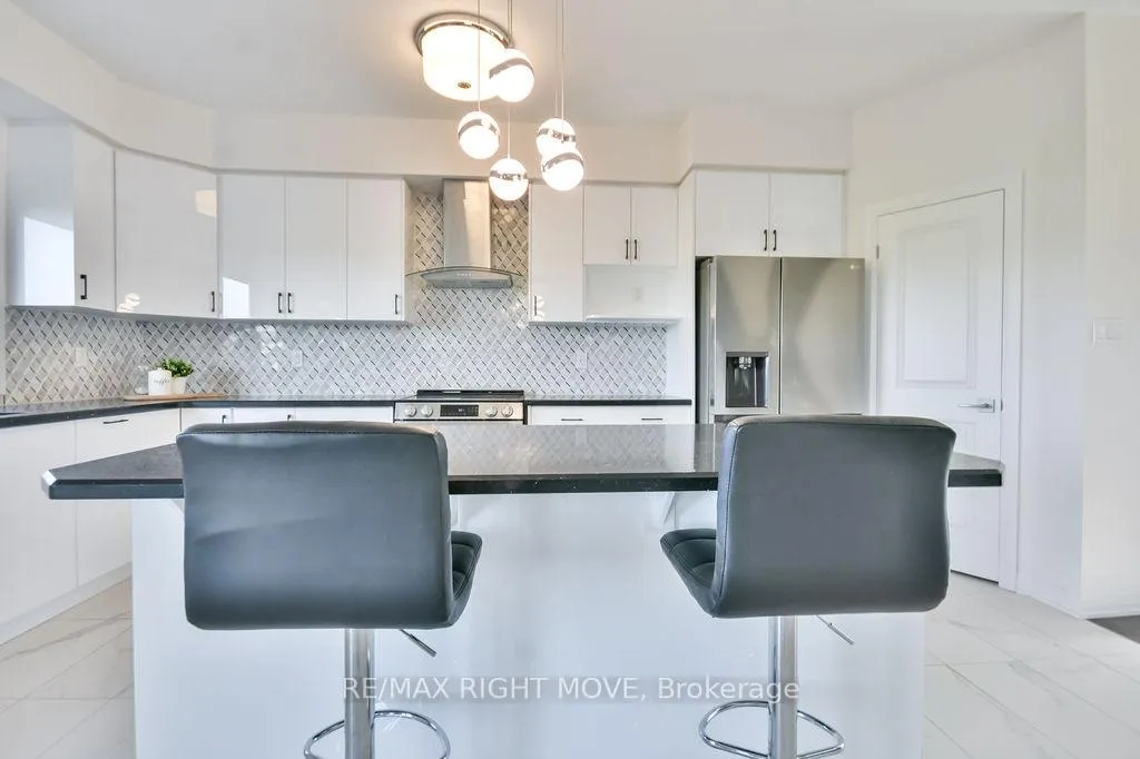 Photo 9 of 3721 Quayside Drive, Severn, West Shore — HOMEH